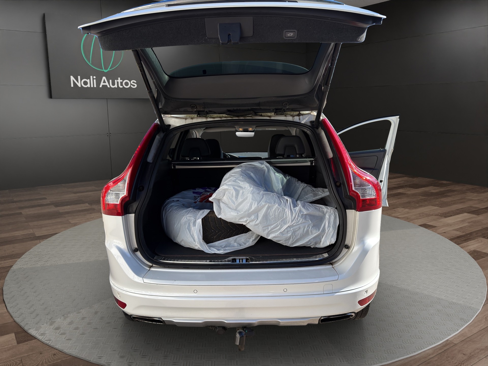 VOLVO XC60 T5 AWD OceanRace Geartronic-image-14