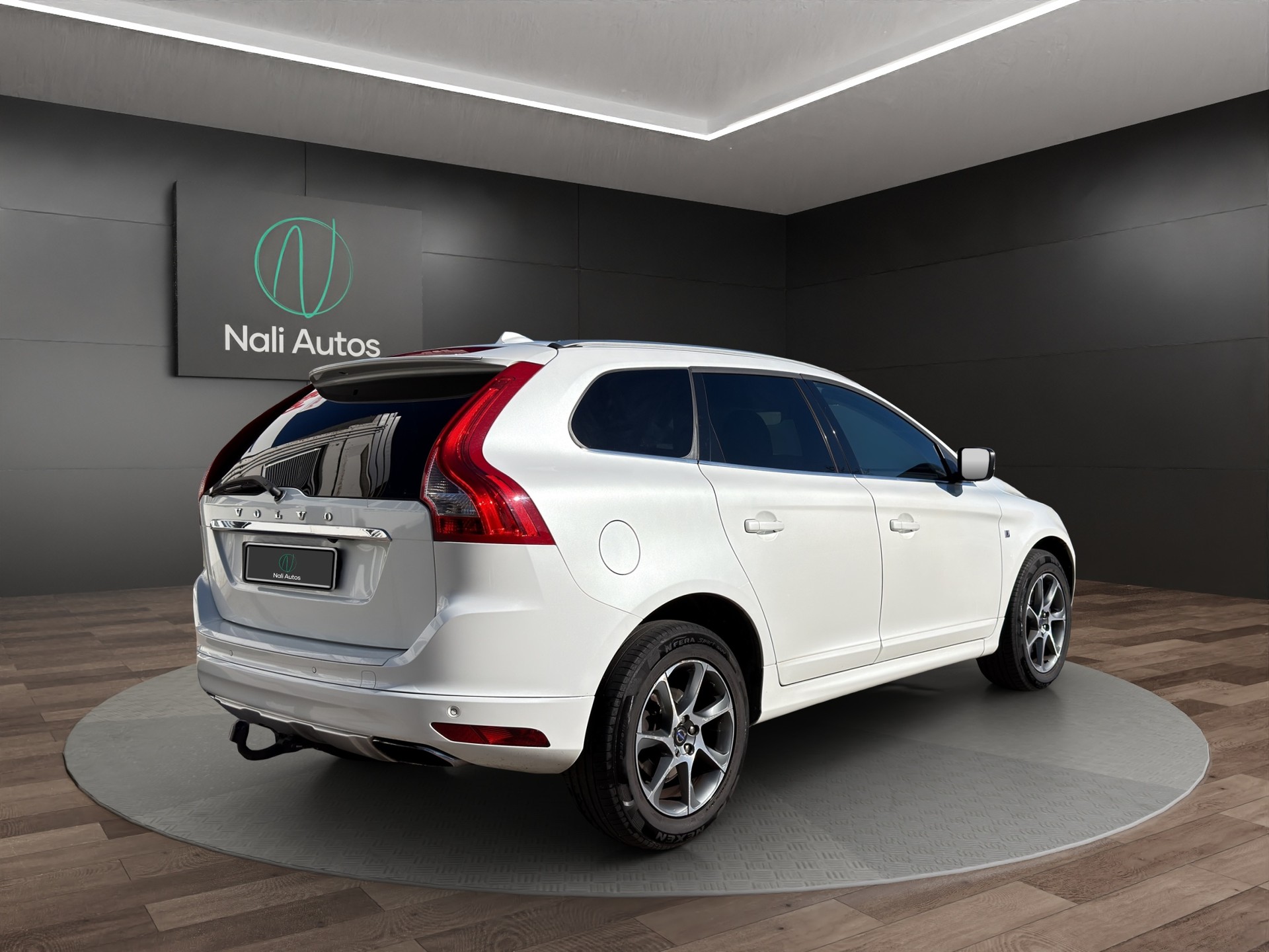 VOLVO XC60 T5 AWD OceanRace Geartronic-image-4