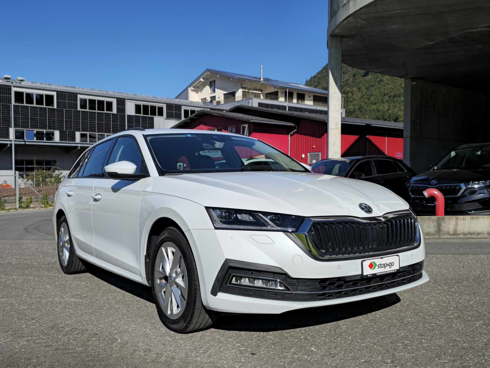 SKODA Octavia Combi 2.0 TDI DSG Style *8-fach bereift+frisch ab MFK*-image-3