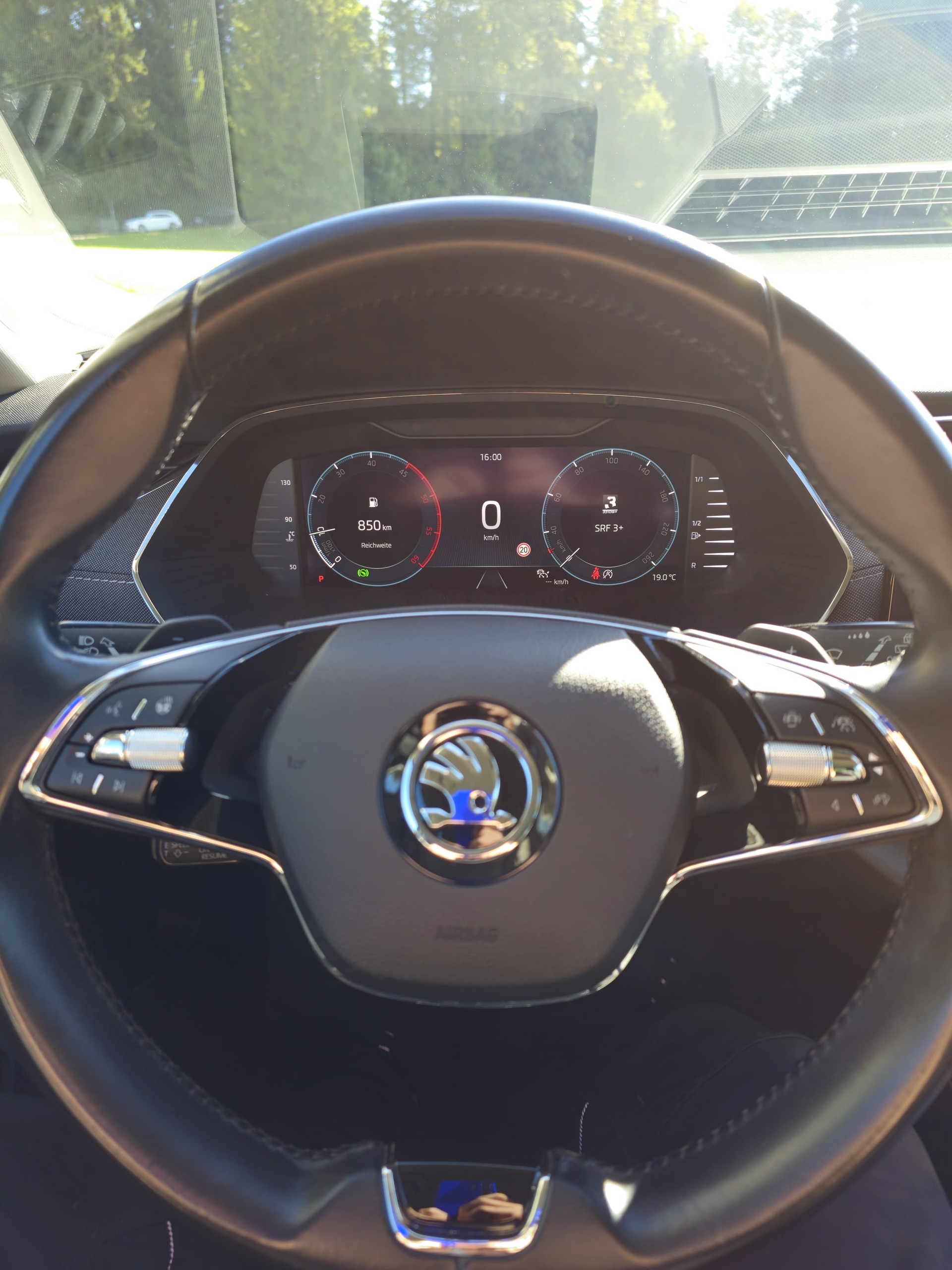 SKODA Octavia Combi 2.0 TDI DSG Style *8-fach bereift+frisch ab MFK*-image-8