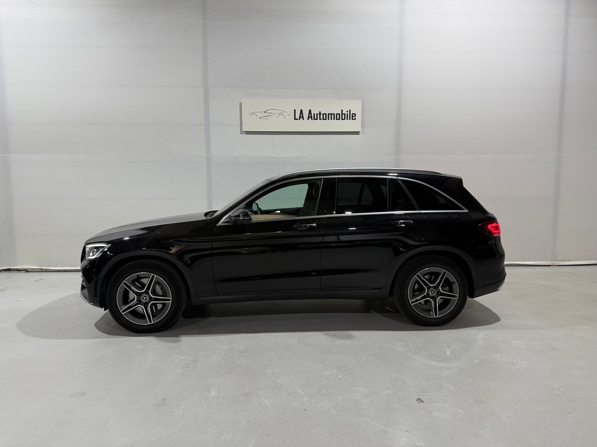 MERCEDES-BENZ GLC 220 d AMG Line 4Matic 9G-Tronic CH-Fahrzeug-image-2