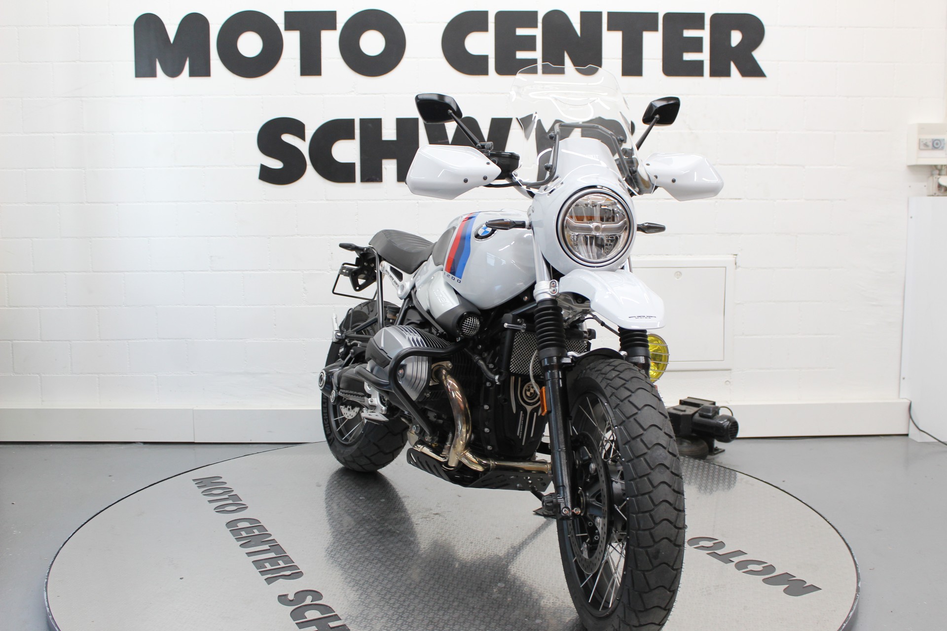 BMW R nineT Urban G/S-showroom-element-2