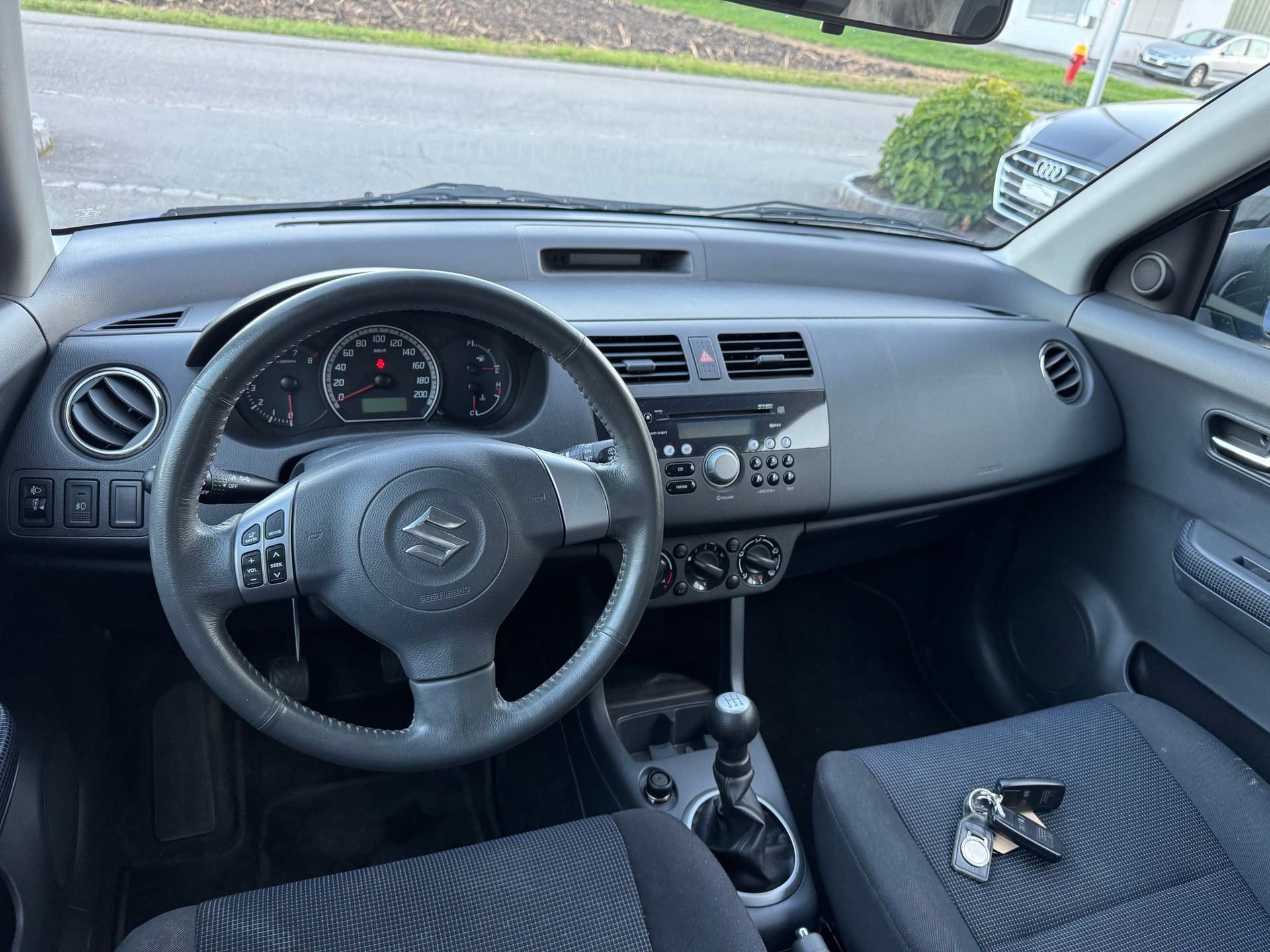 SUZUKI Swift 1.3i 16V GL Top 4x4-image-16
