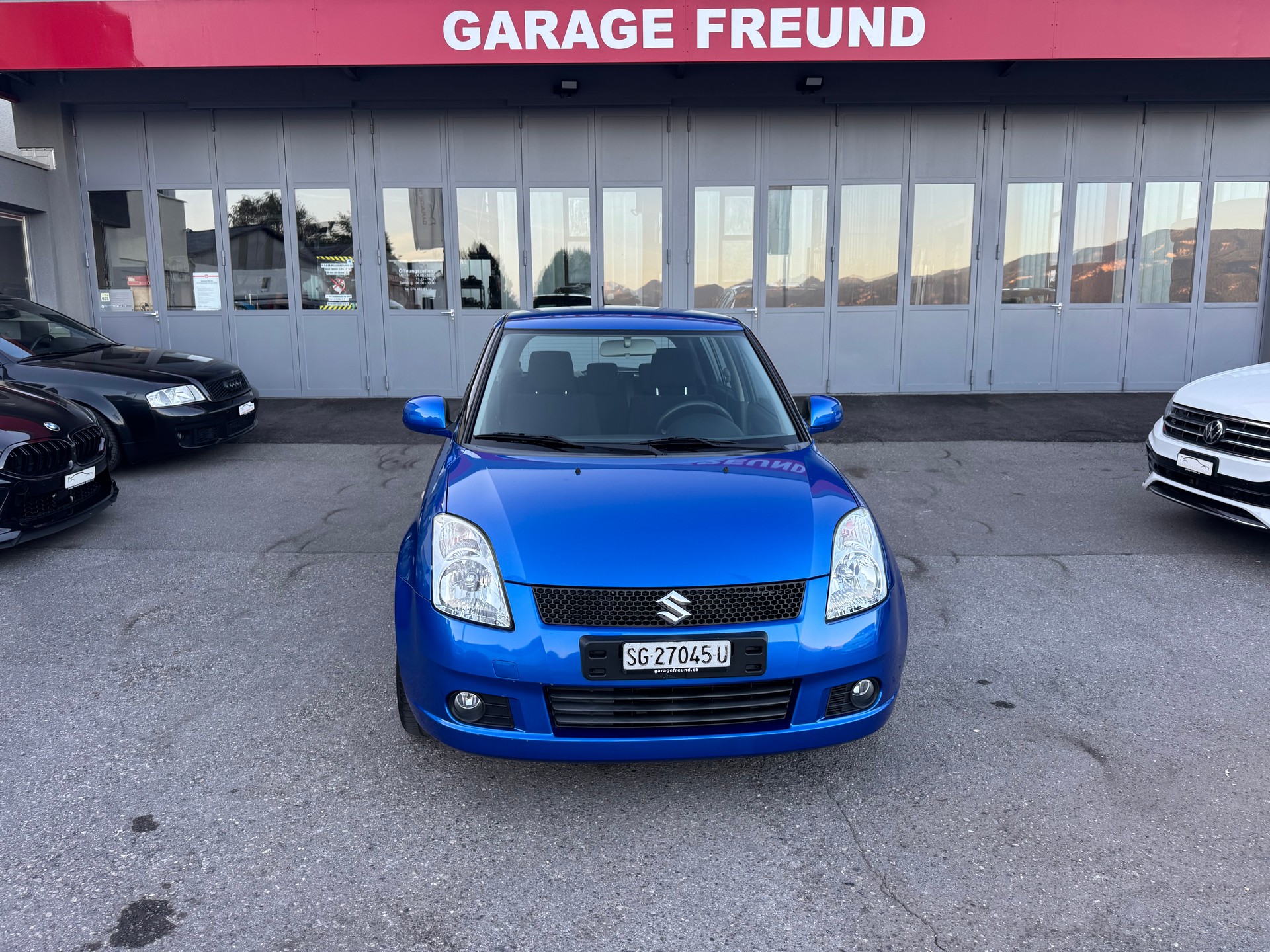 SUZUKI Swift 1.3i 16V GL Top 4x4-image-2