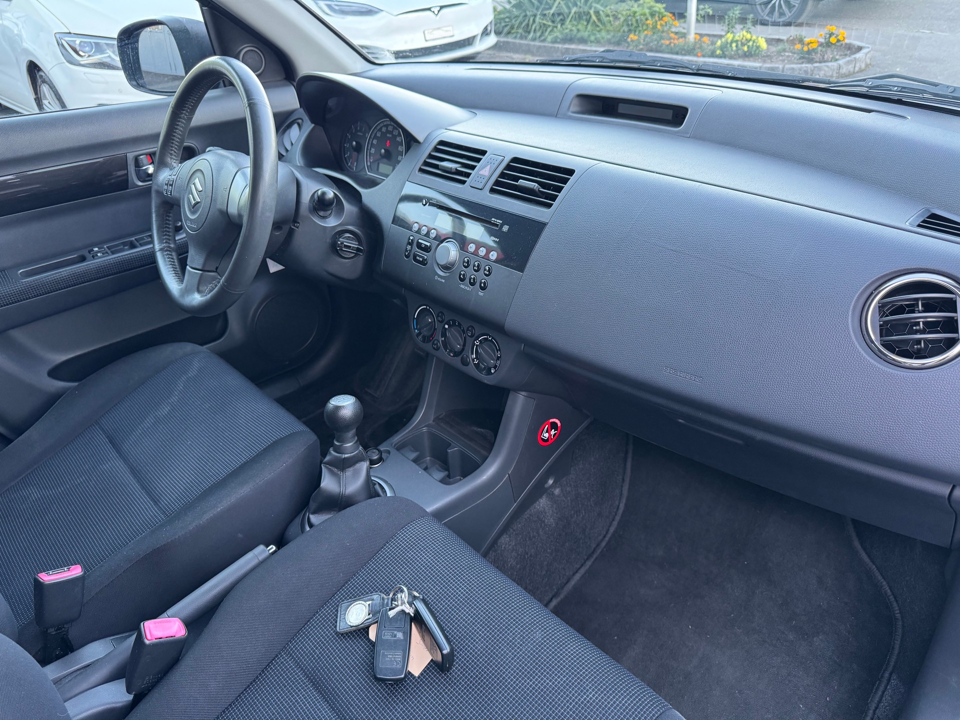 SUZUKI Swift 1.3i 16V GL Top 4x4-image-10