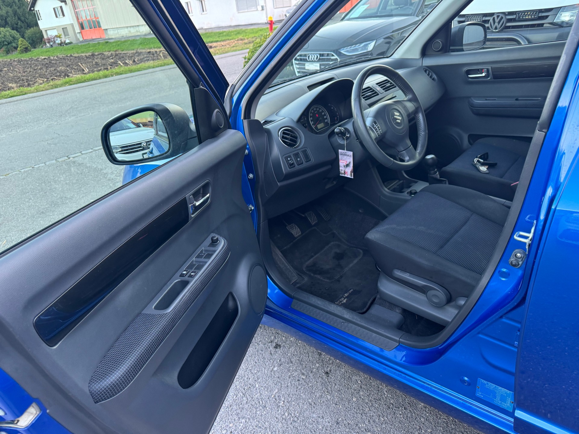 SUZUKI Swift 1.3i 16V GL Top 4x4-image-15