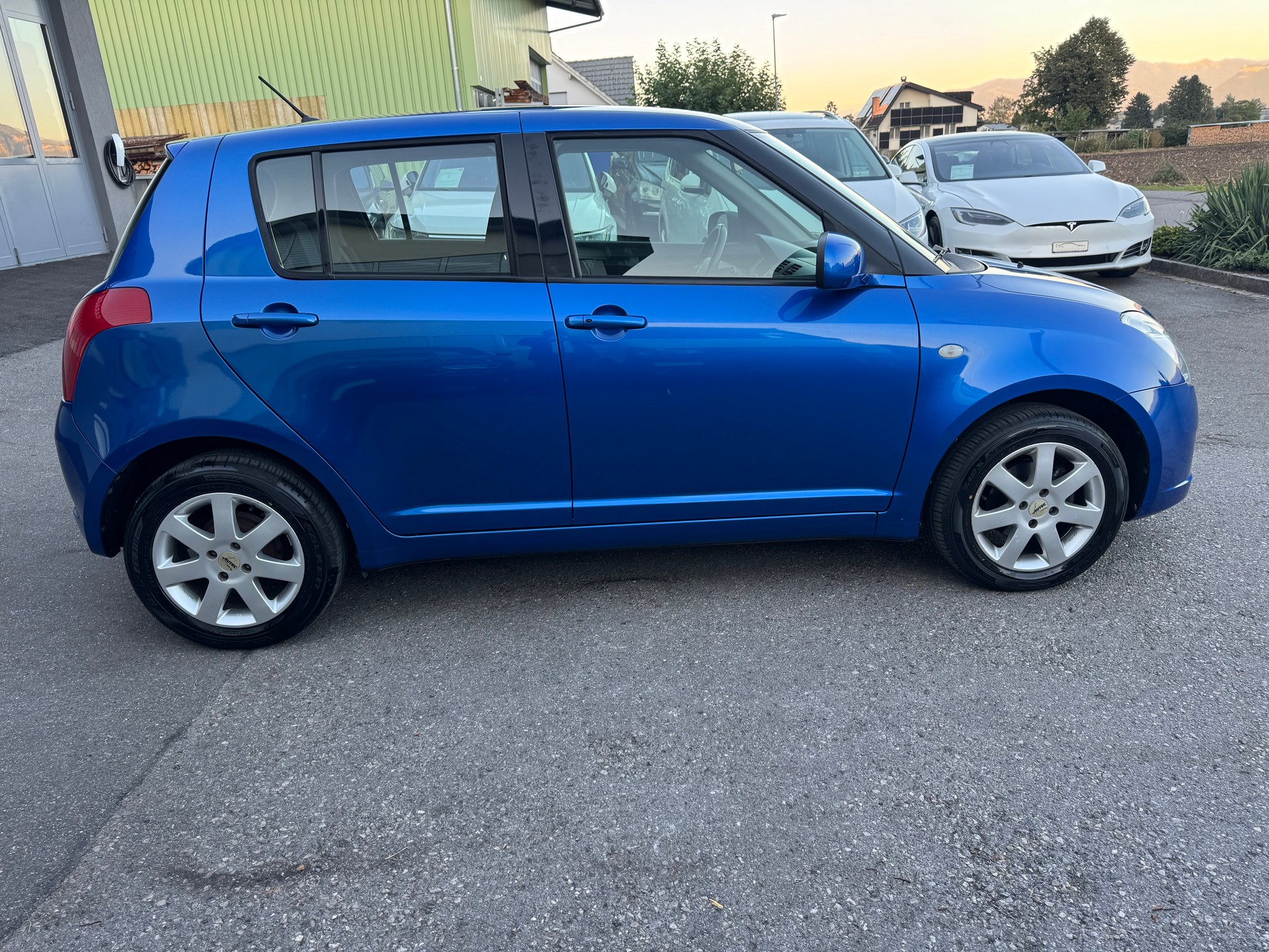 SUZUKI Swift 1.3i 16V GL Top 4x4-image-8