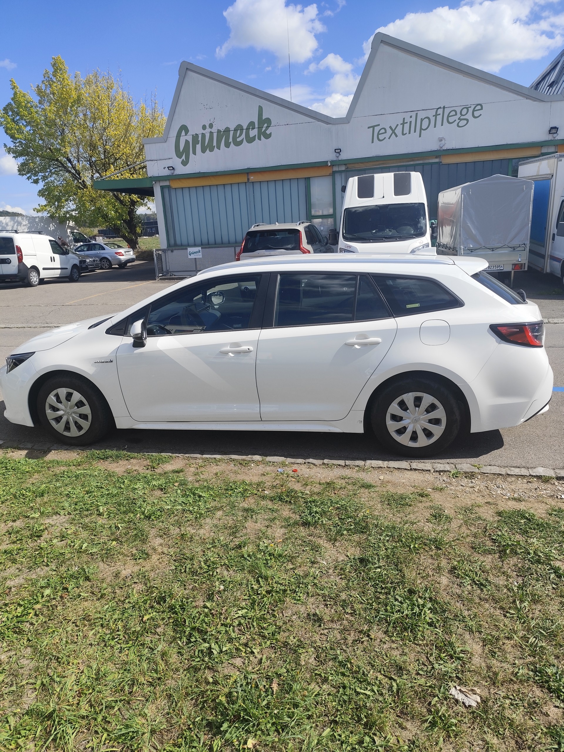 TOYOTA 1.8 HSD Comfort-image-2