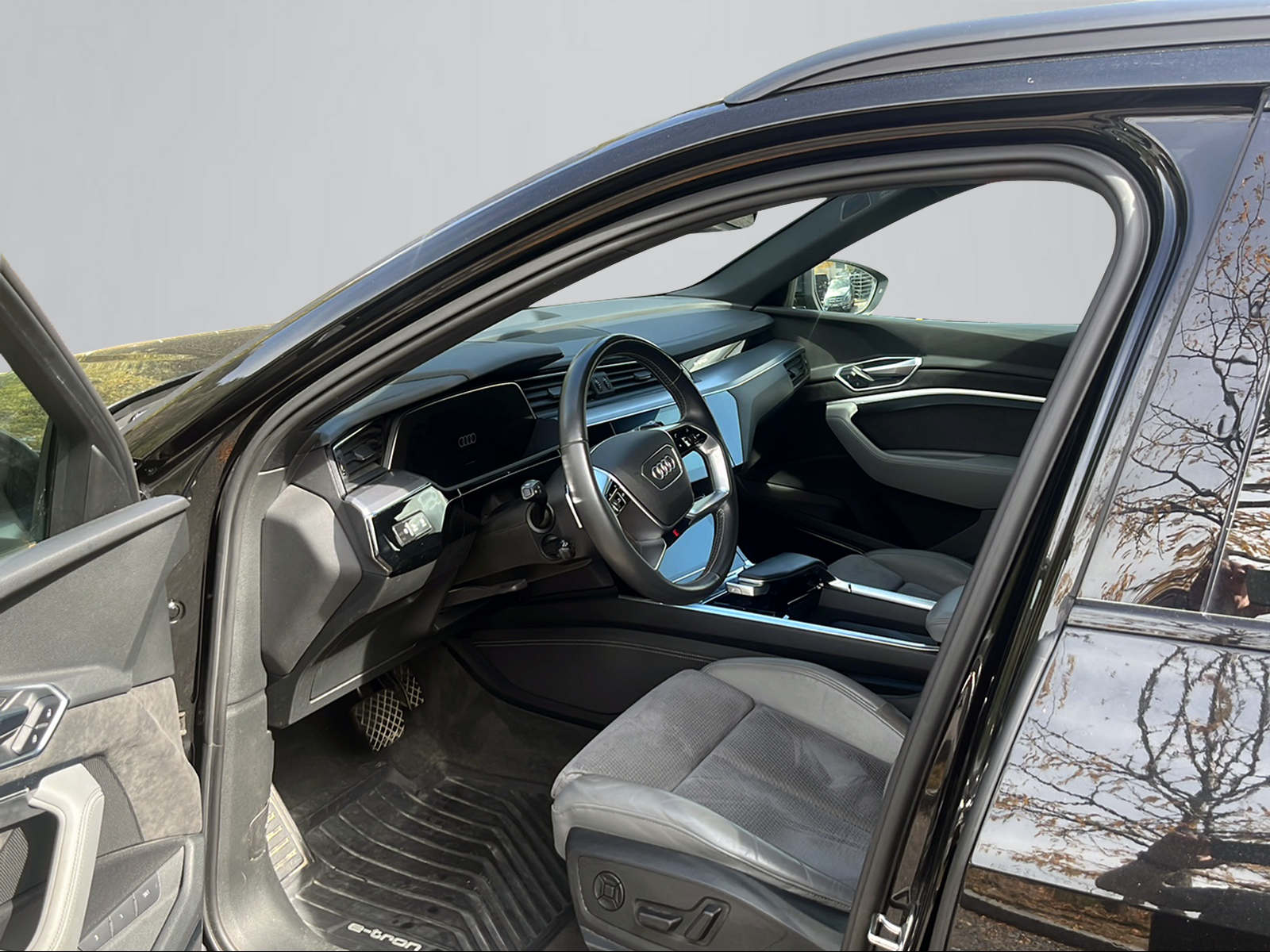 AUDI e-tron 55 S Line quattro-showroom-element-1