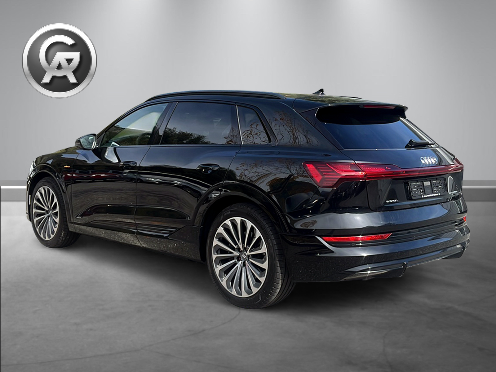 AUDI e-tron 55 S Line quattro-image-13
