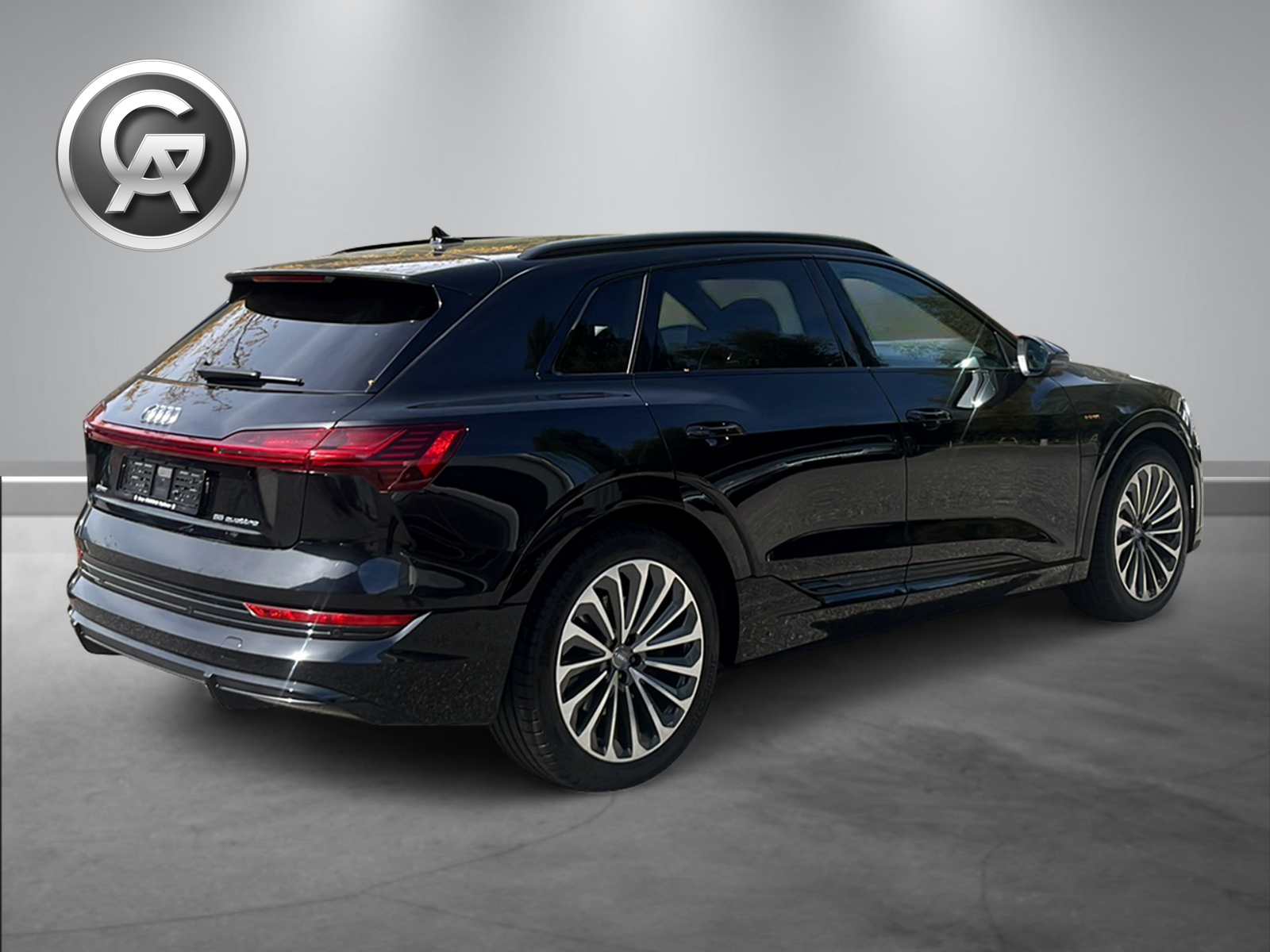 AUDI e-tron 55 S Line quattro-image-14