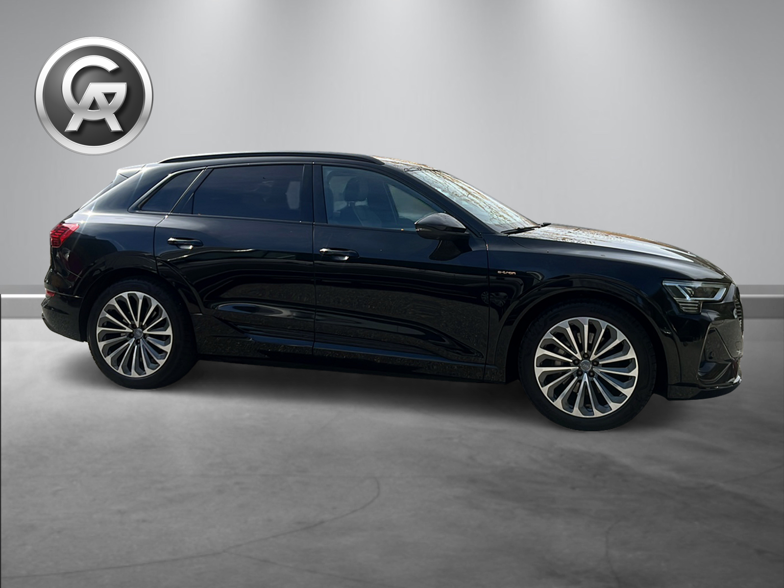 AUDI e-tron 55 S Line quattro-image-9