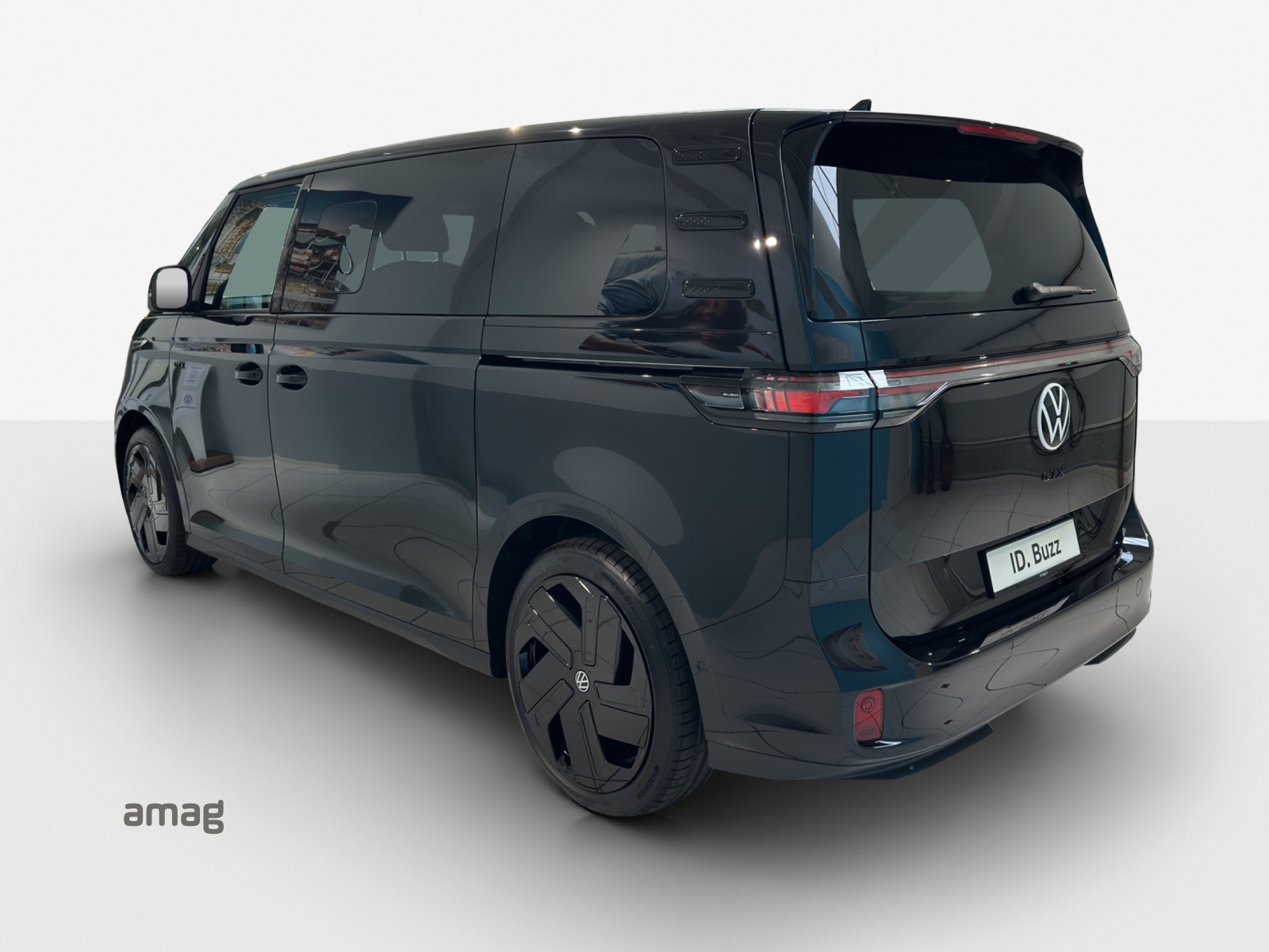 VW ID.Buzz LWB GTX 4 Motion-image-2