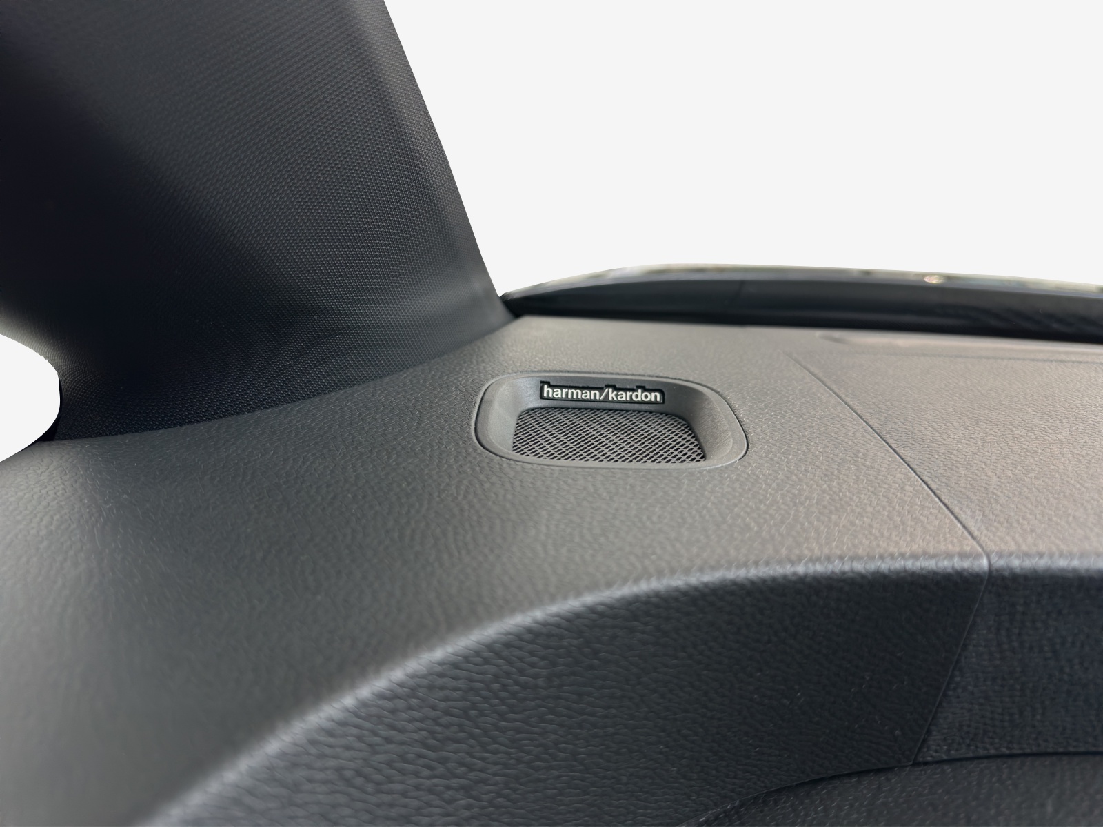 VW ID.Buzz LWB GTX 4 Motion-image-15