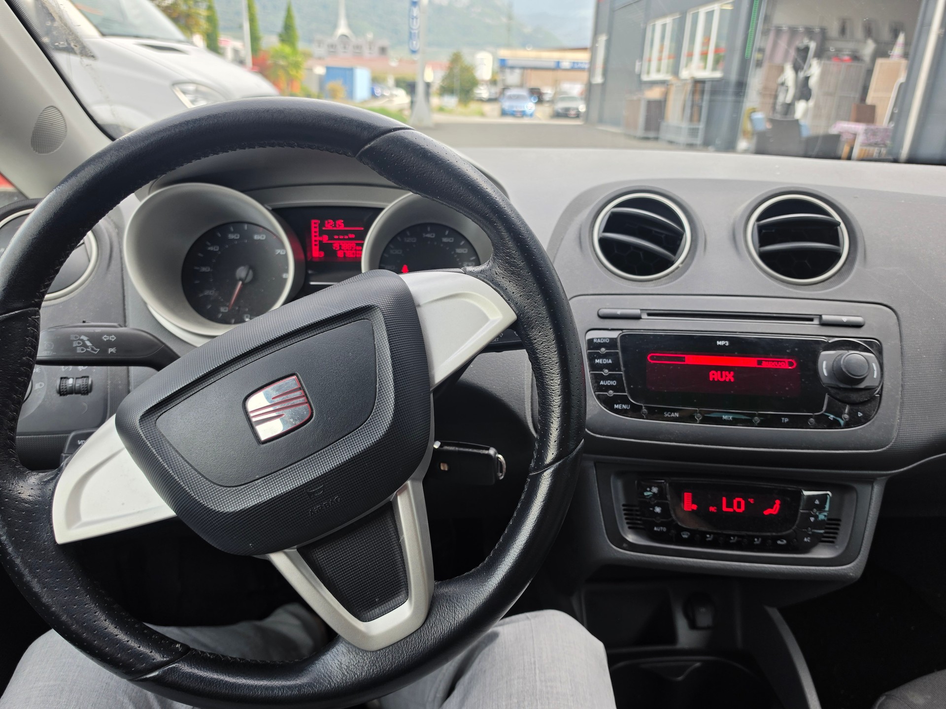 SEAT Ibiza ST 1.2 TSI Sport-image-10