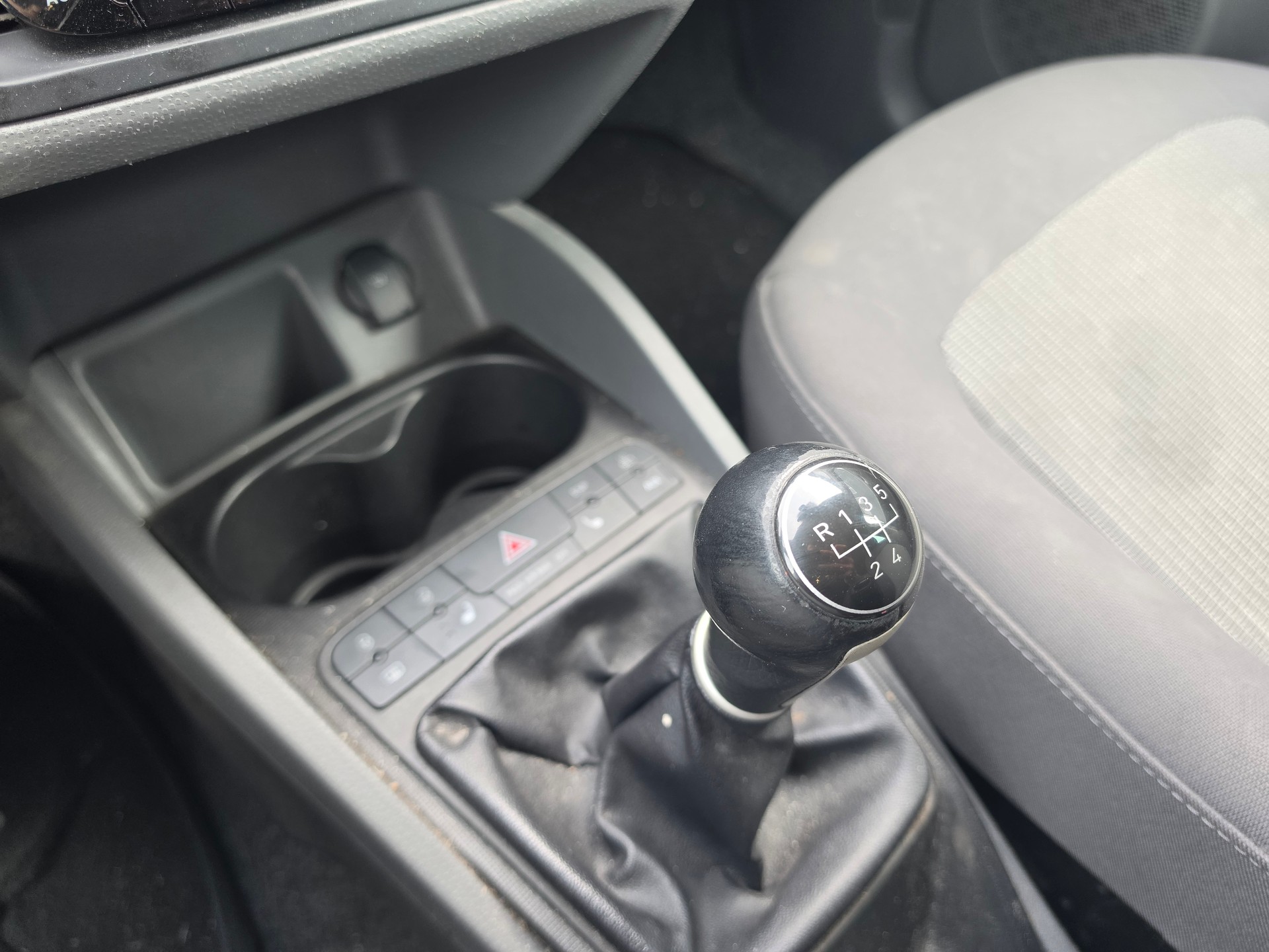 SEAT Ibiza ST 1.2 TSI Sport-image-11
