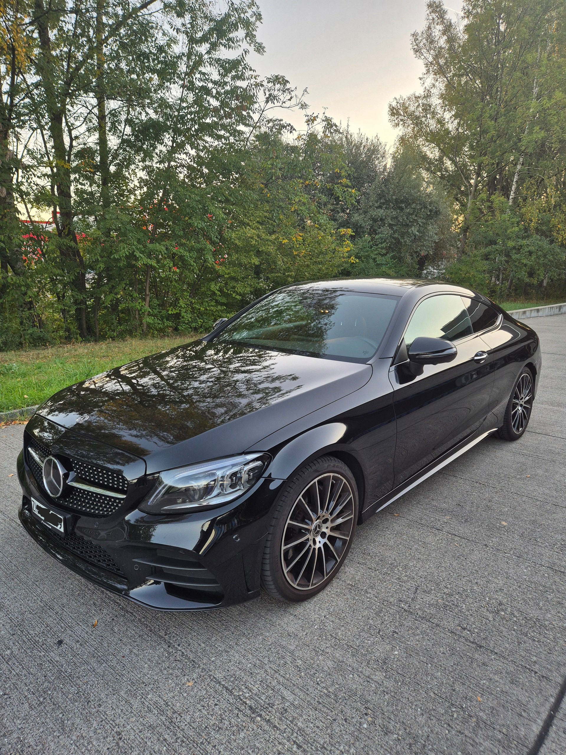 MERCEDES-BENZ C 300 AMG Line 4matic-image-1