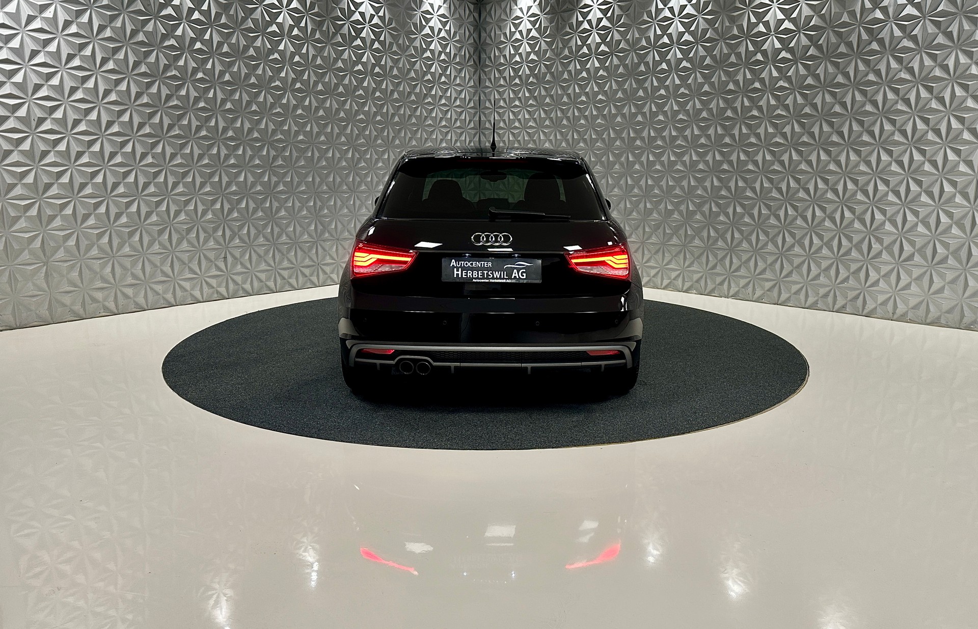 AUDI A1 Sportback 1.4 TFSI S-tronic **S-LINE**-image-5