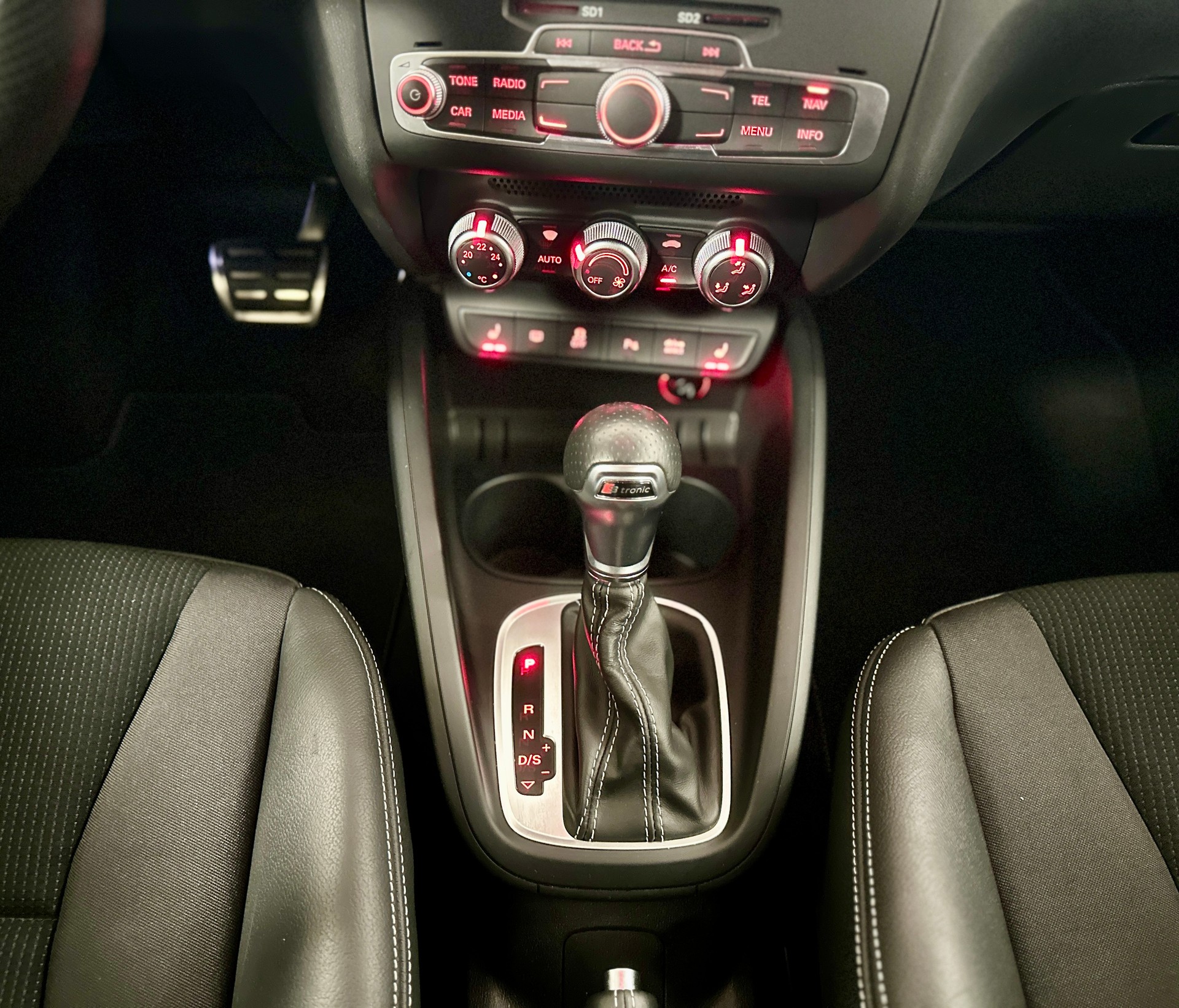 AUDI A1 Sportback 1.4 TFSI S-tronic **S-LINE**-image-17