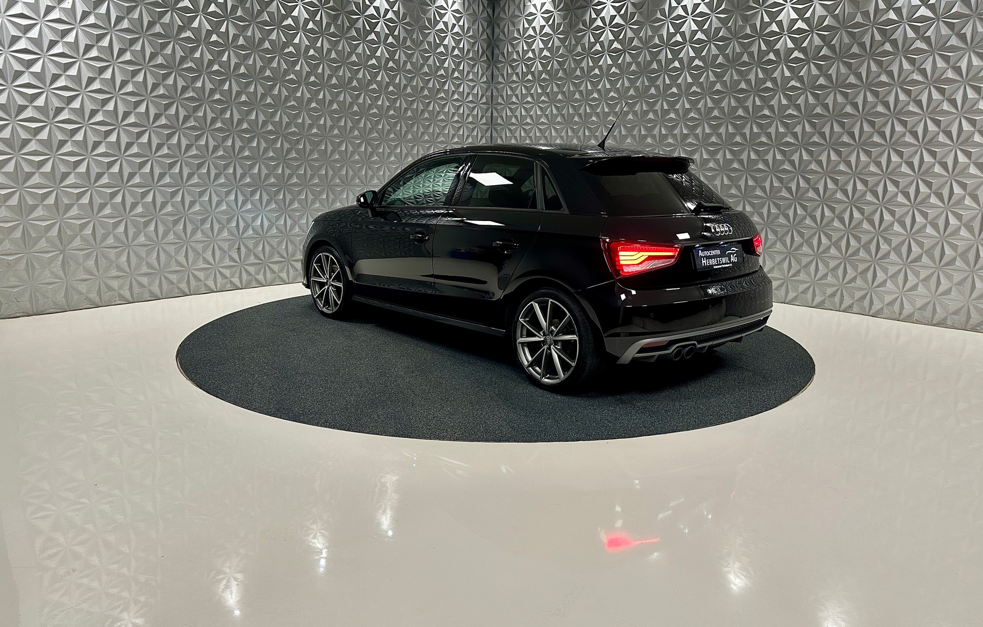 AUDI A1 Sportback 1.4 TFSI S-tronic **S-LINE**-image-6