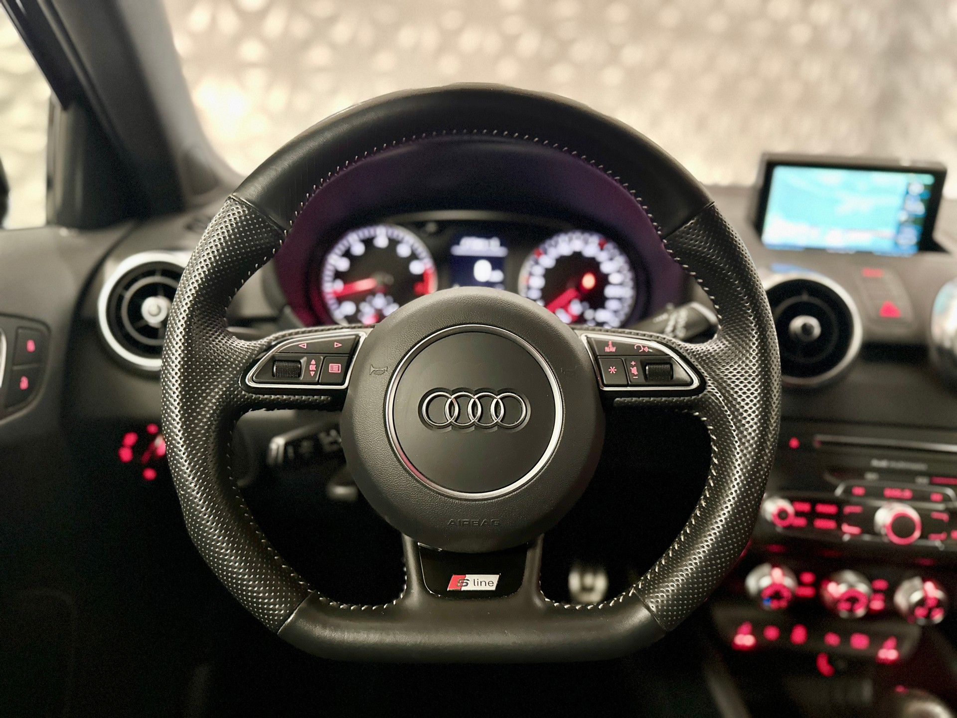 AUDI A1 Sportback 1.4 TFSI S-tronic **S-LINE**-image-18