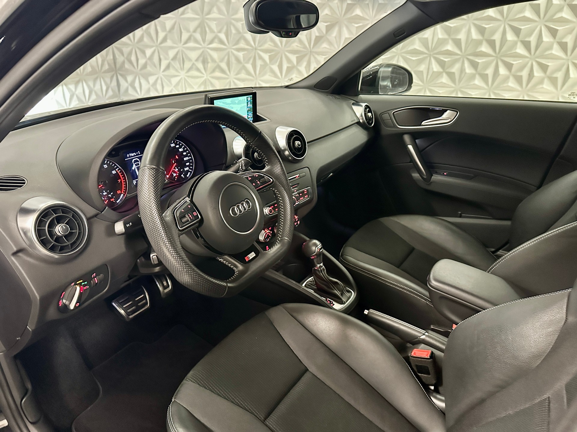 AUDI A1 Sportback 1.4 TFSI S-tronic **S-LINE**-image-10