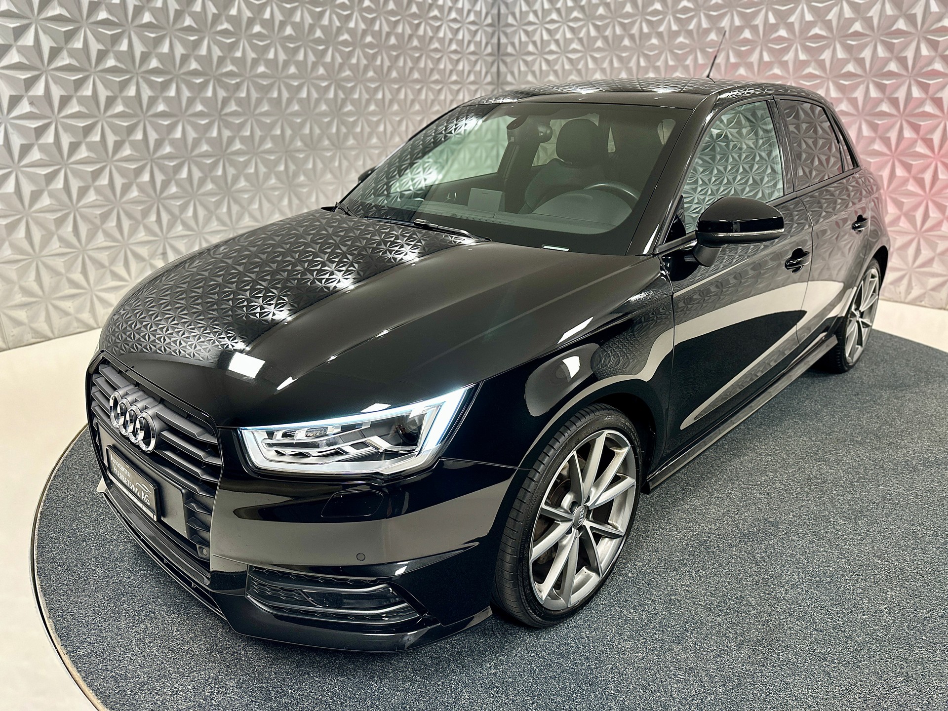 AUDI A1 Sportback 1.4 TFSI S-tronic **S-LINE**-image-8