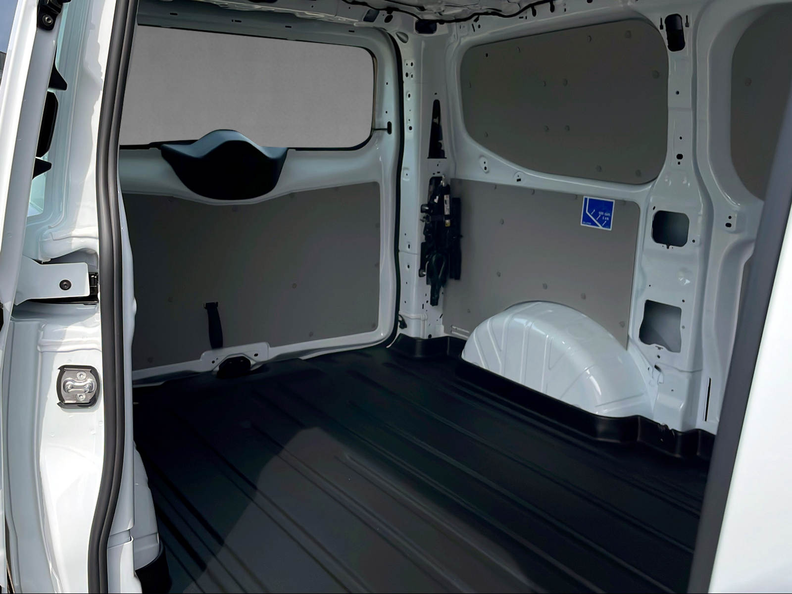 FORD Transit C Van 320 L1 2.0 EcoBlue 136 Trend-image-11