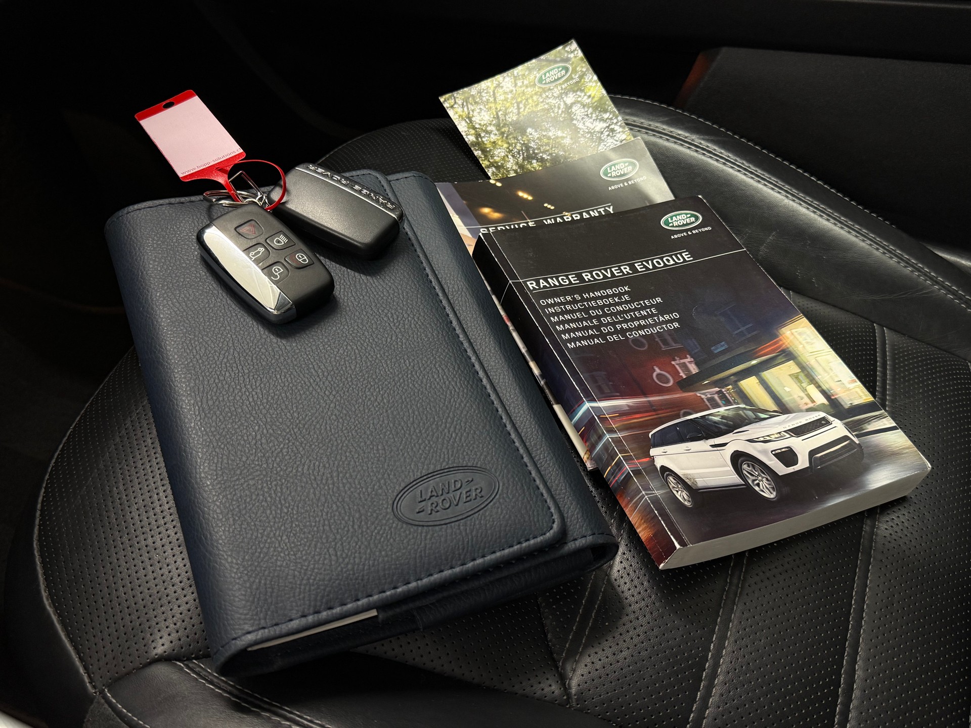 LAND ROVER Range Rover Evoque 2.0 TD4 HSE-image-30