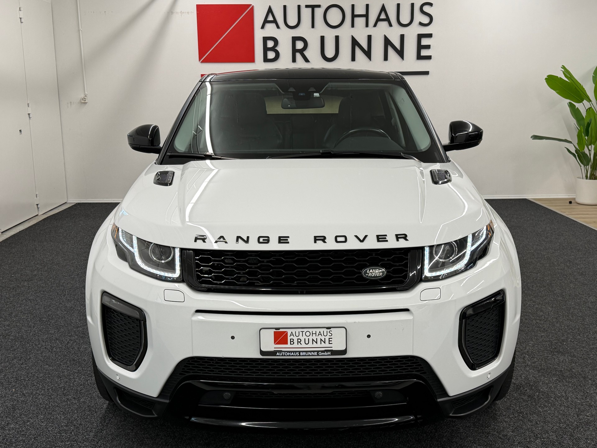 LAND ROVER Range Rover Evoque 2.0 TD4 HSE-image-1