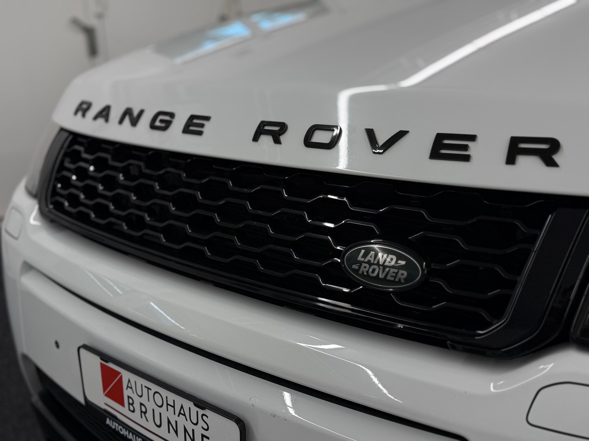 LAND ROVER Range Rover Evoque 2.0 TD4 HSE-image-12