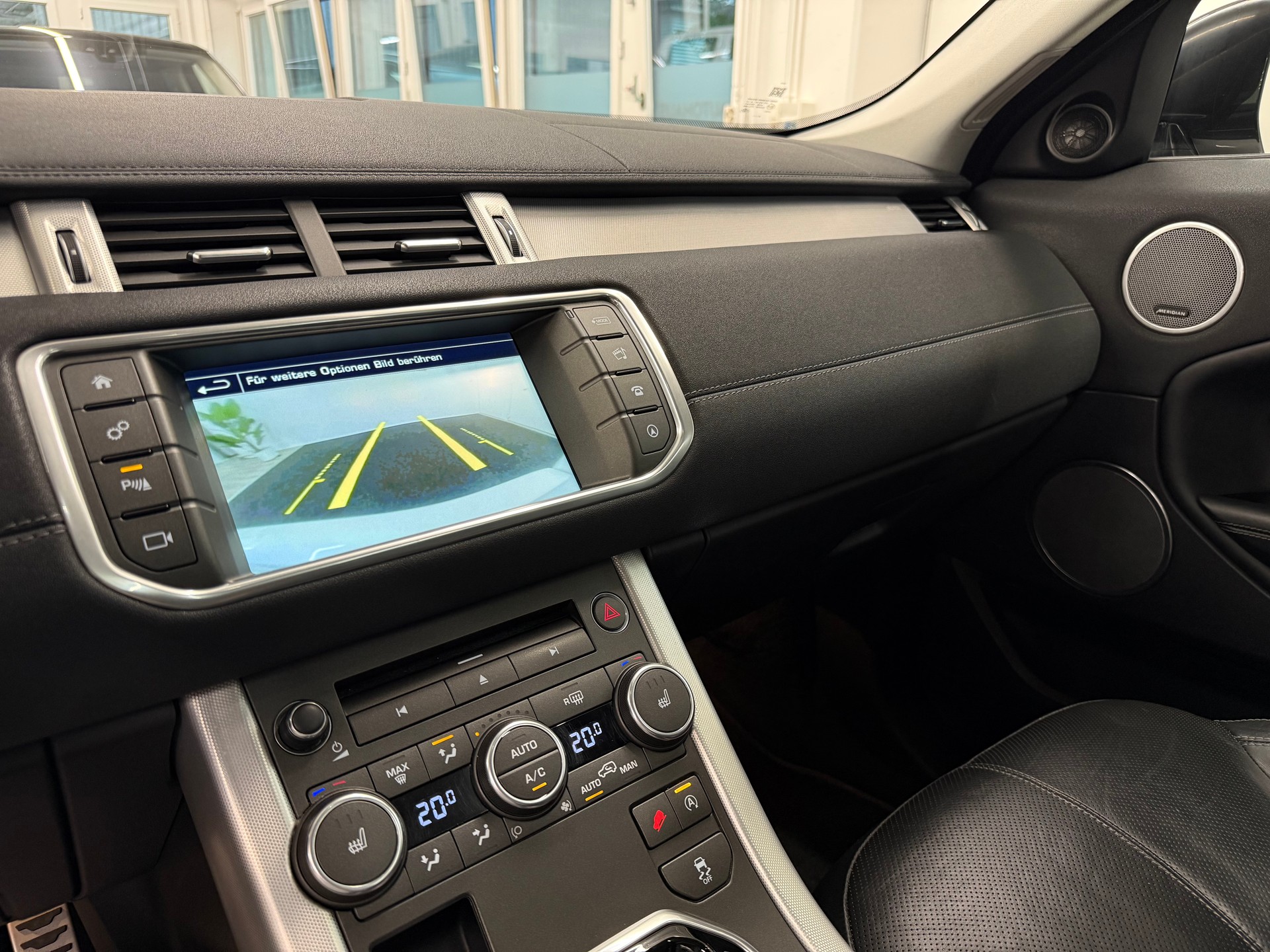 LAND ROVER Range Rover Evoque 2.0 TD4 HSE-image-24
