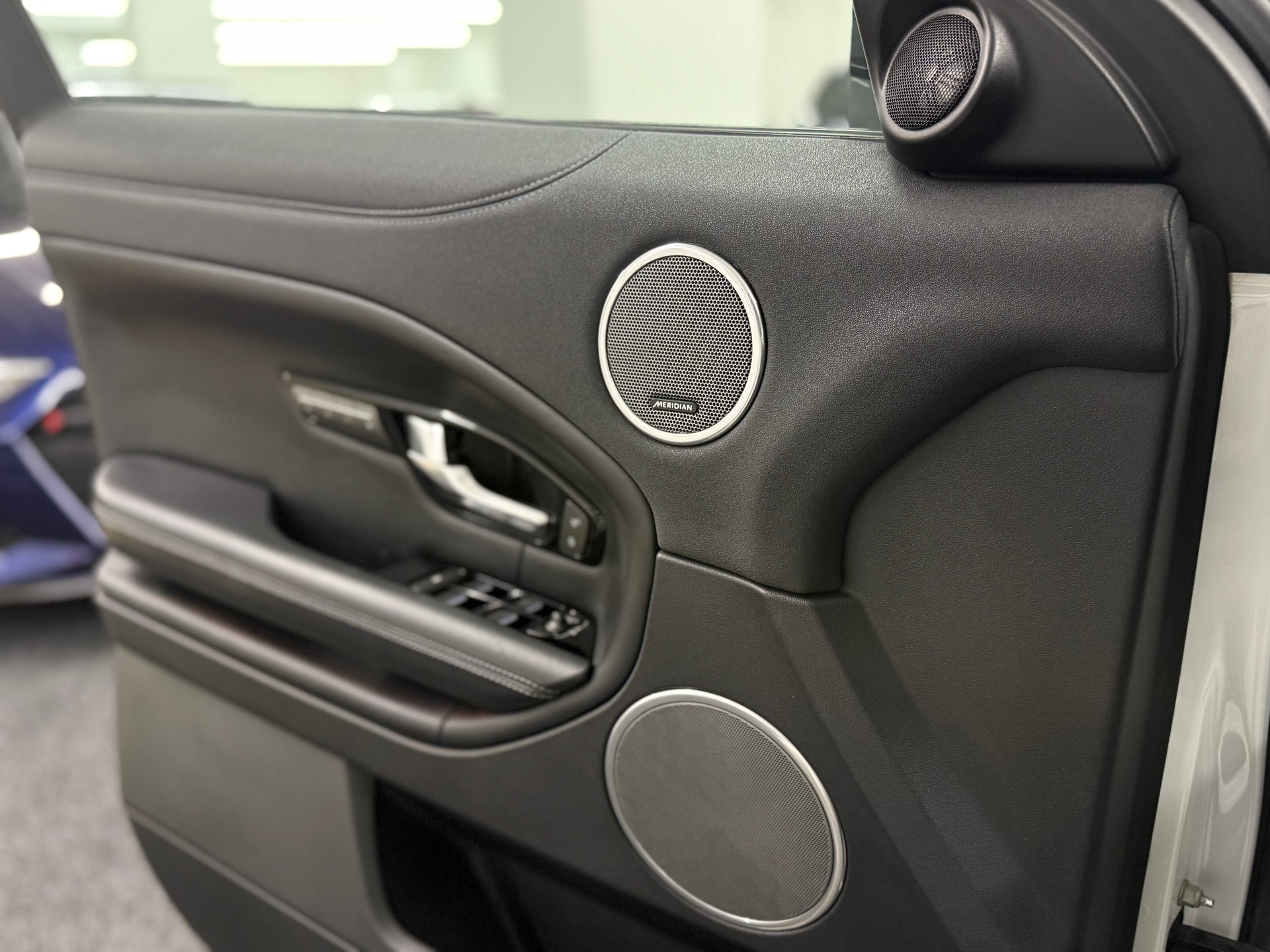 LAND ROVER Range Rover Evoque 2.0 TD4 HSE-image-19