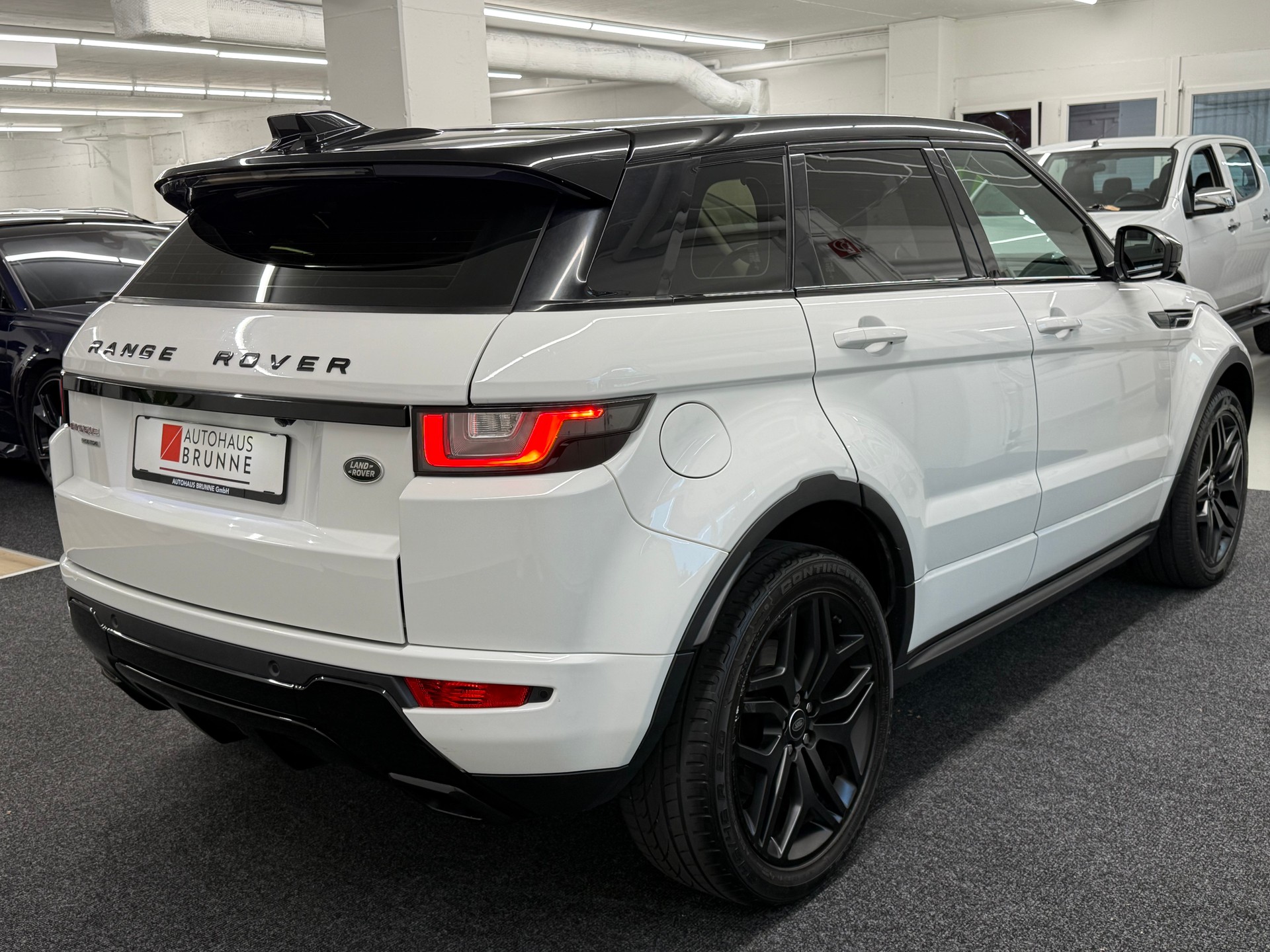 LAND ROVER Range Rover Evoque 2.0 TD4 HSE-image-3