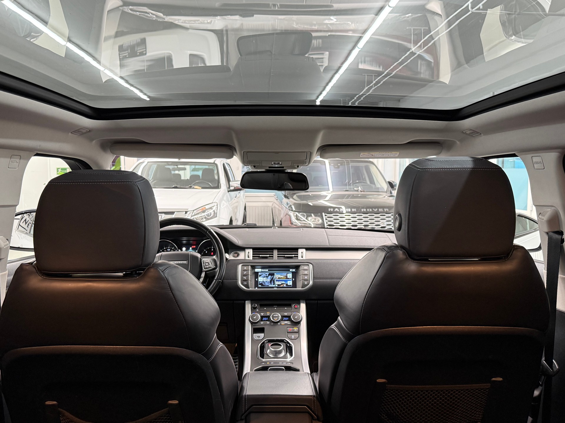 LAND ROVER Range Rover Evoque 2.0 TD4 HSE-image-21