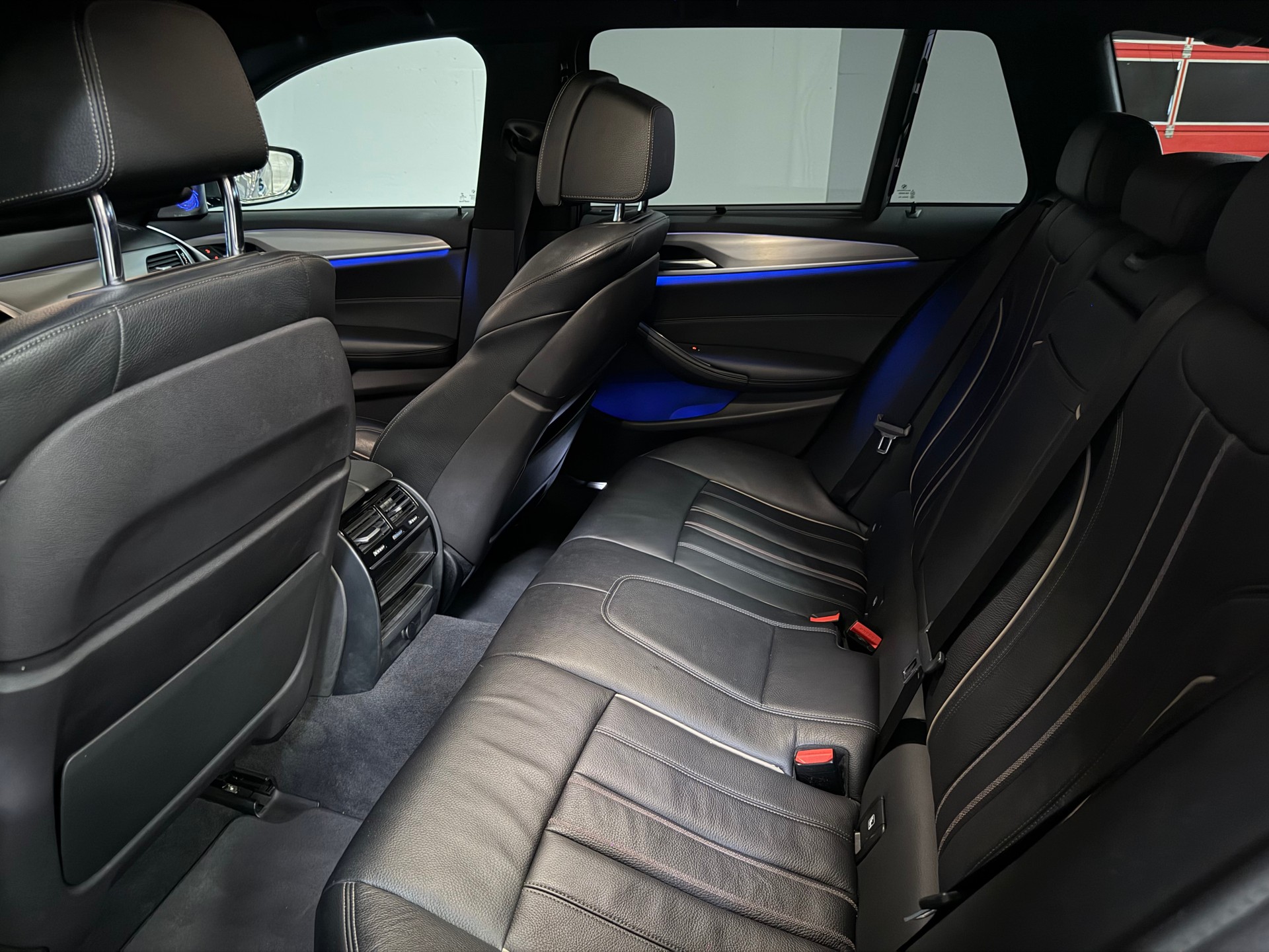 BMW 530i xDrive Touring Steptronic-image-19