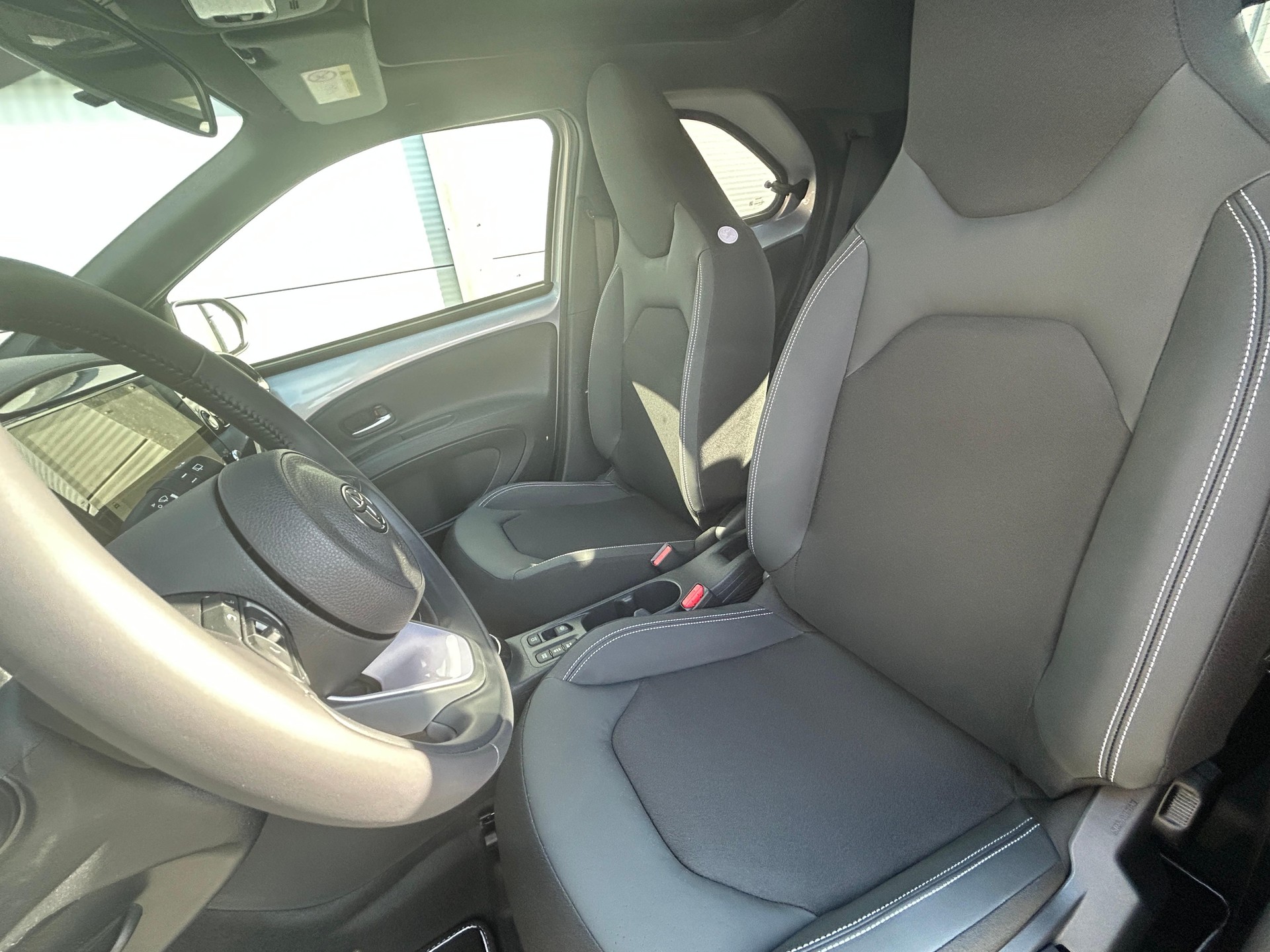 TOYOTA Aygo X 1.5 VVT-i HSD Style-image-6