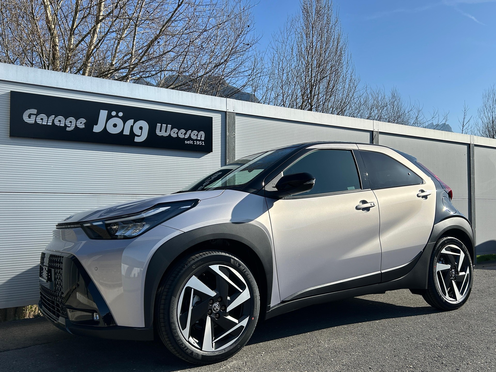 TOYOTA Aygo X 1.5 VVT-i HSD Style-image-0