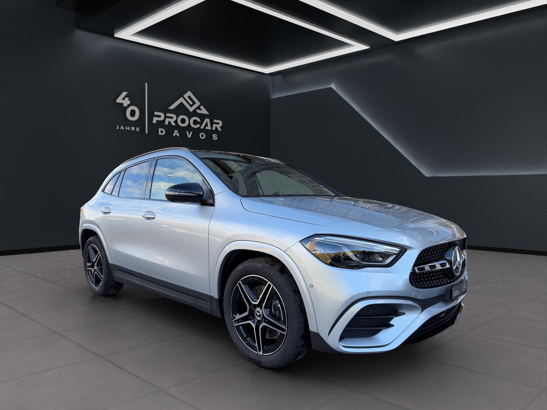 MERCEDES-BENZ GLA-Klasse H247 GLA 250 Swiss Star AMG Line 4matic-image-0