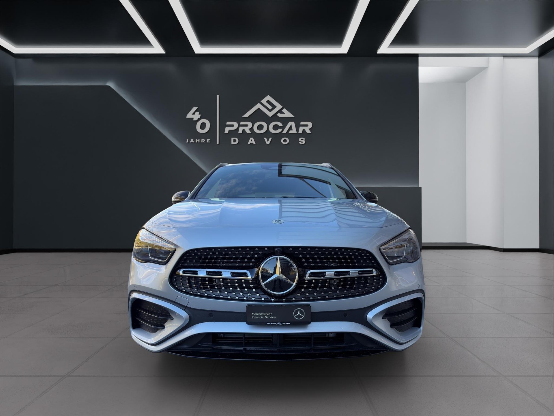 MERCEDES-BENZ GLA-Klasse H247 GLA 250 Swiss Star AMG Line 4matic-image-2