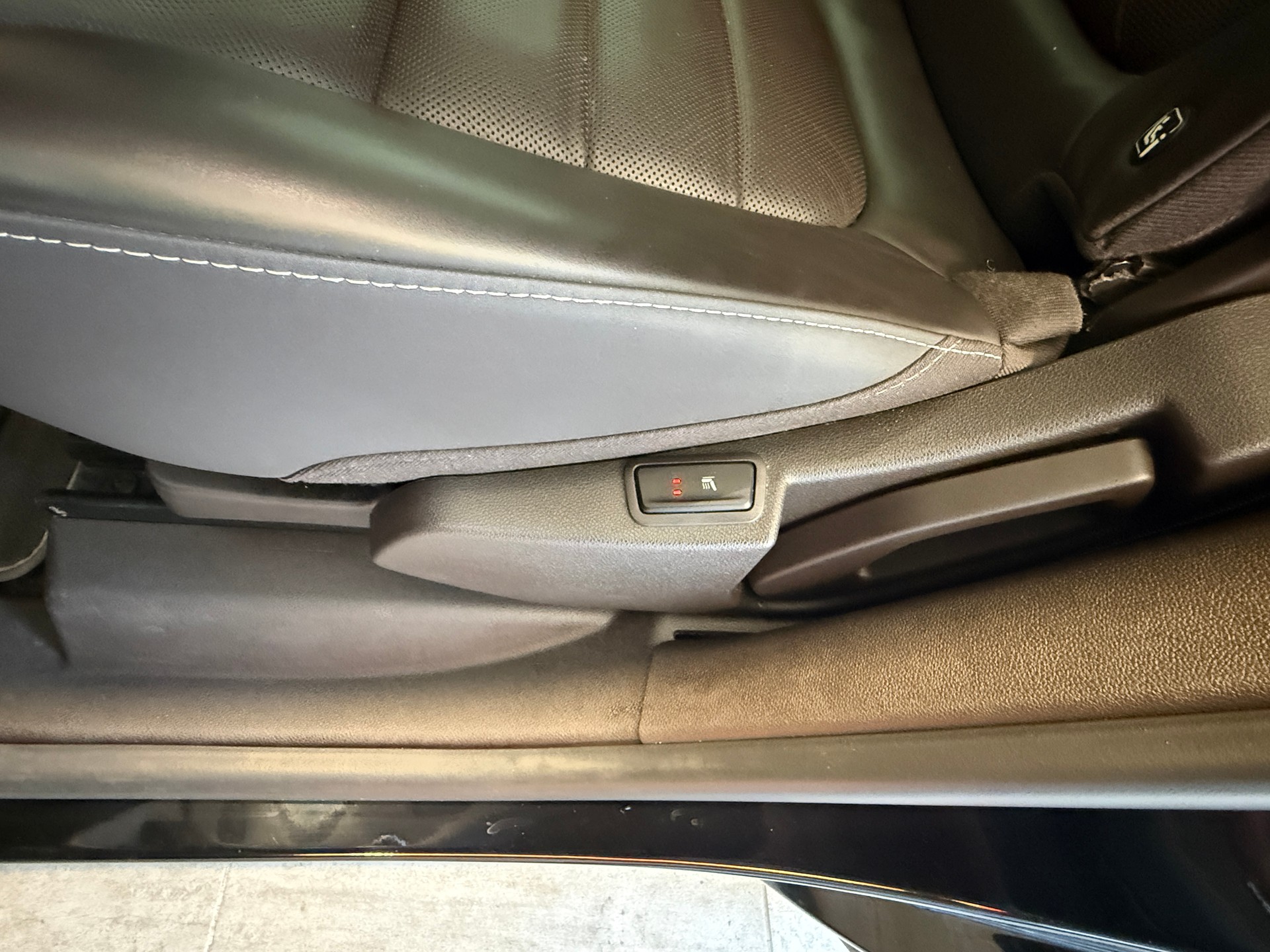 RENAULT Espace 2.0 dCi Initiale EDC Ab 250.- pro Monat Vollaustattung Massagesitz Sitzbelüftung und Heizung uvm-image-21