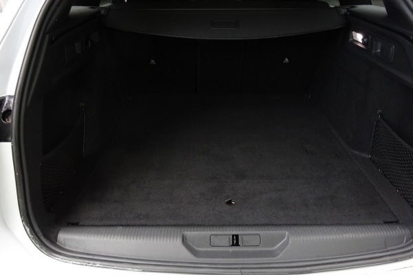 PEUGEOT 308 e SW Allure 54kWh-image-7
