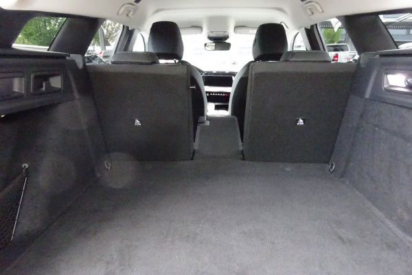 PEUGEOT 308 e SW Allure 54kWh-image-8