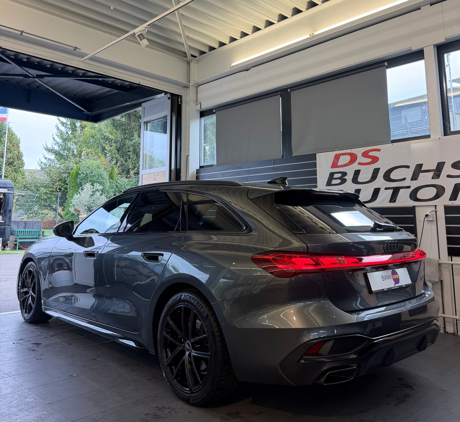 AUDI A5 Avant 2.0 TFSI quattro S-Tronic-image-4