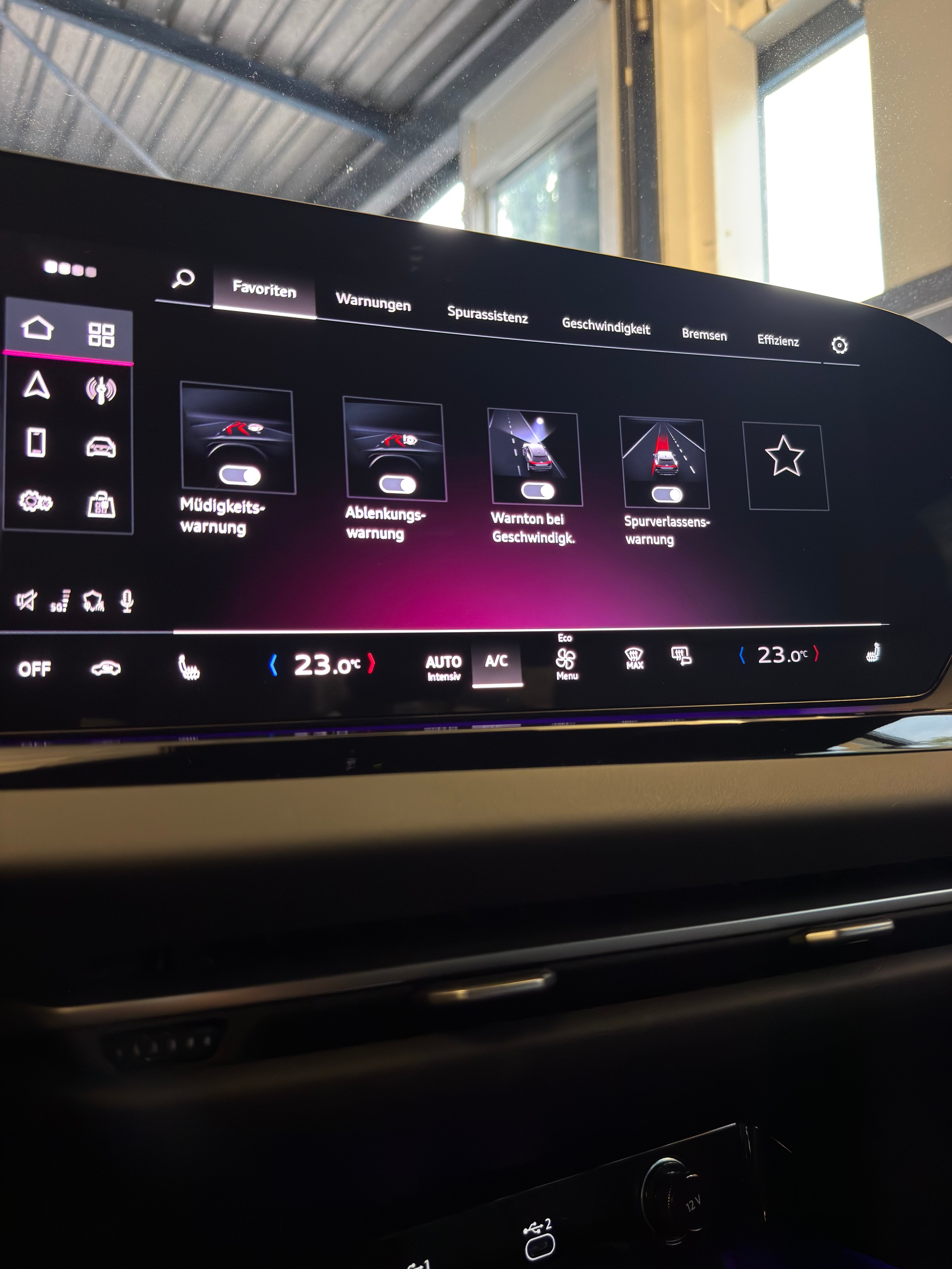 AUDI A5 Avant 2.0 TFSI quattro S-Tronic-image-13