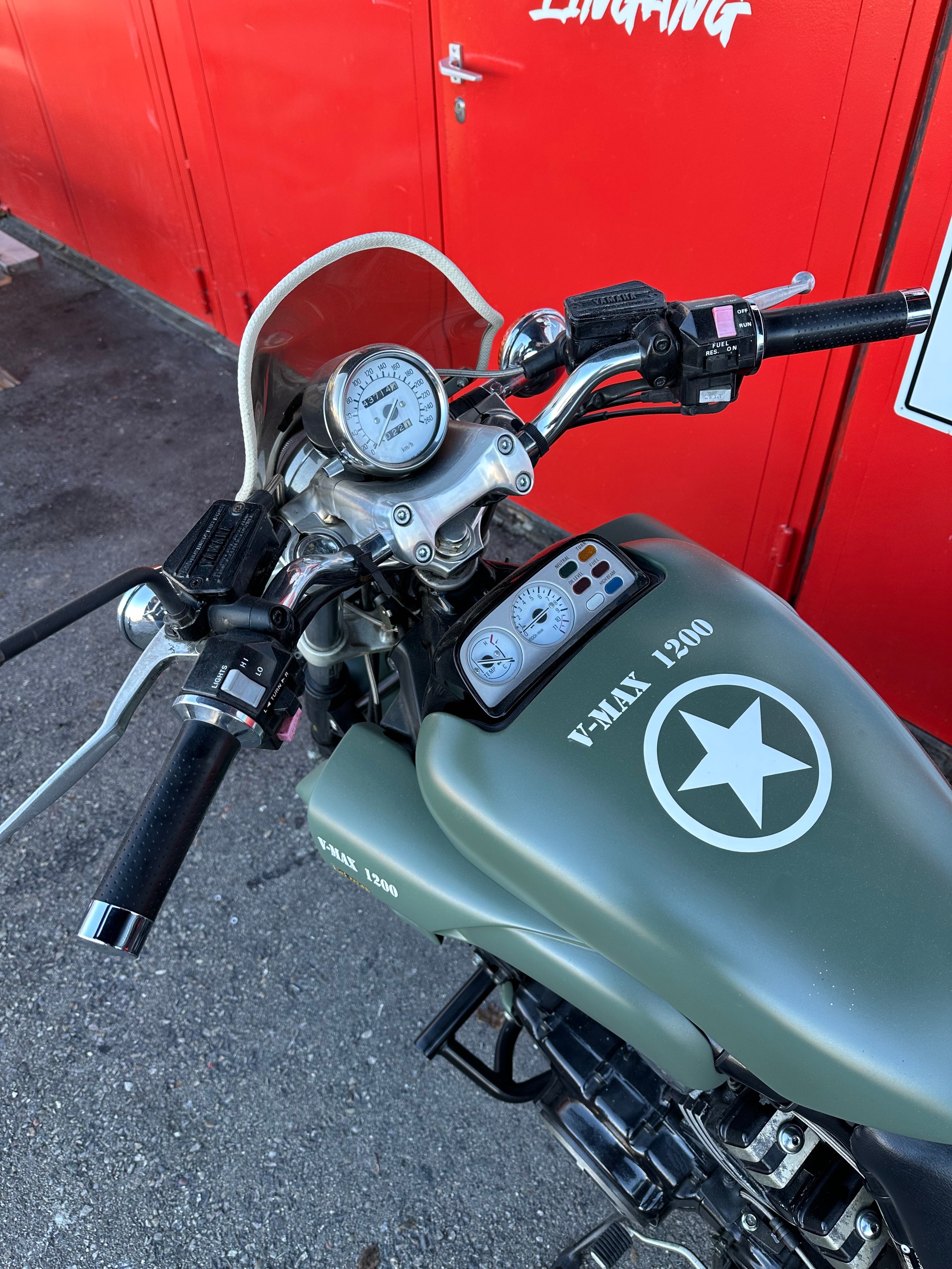 EGLI Yamaha Egli V-Max-image-7