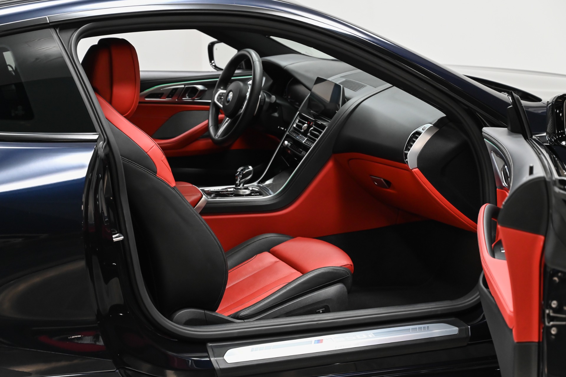 BMW M850i xDrive Steptronic-image-2