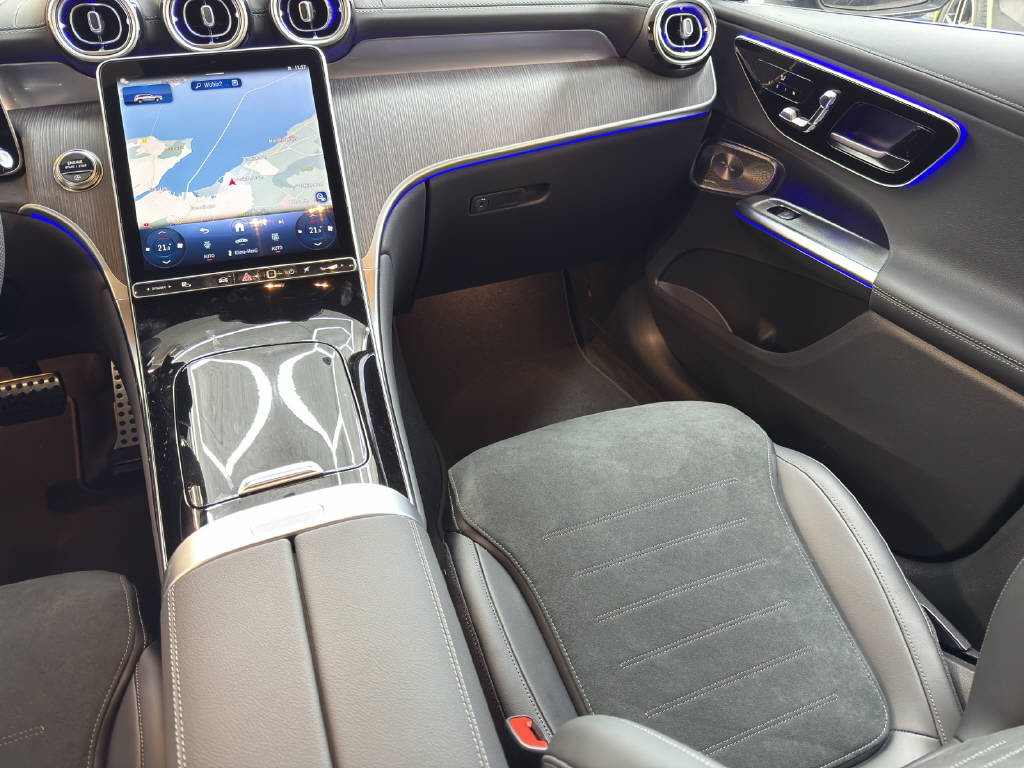 MERCEDES-BENZ GLC 200 AMG Line 4Matic-image-11