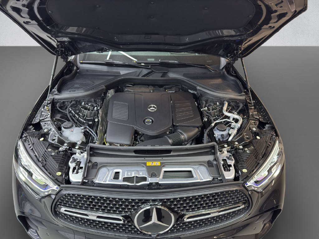 MERCEDES-BENZ GLC 200 AMG Line 4Matic-image-9
