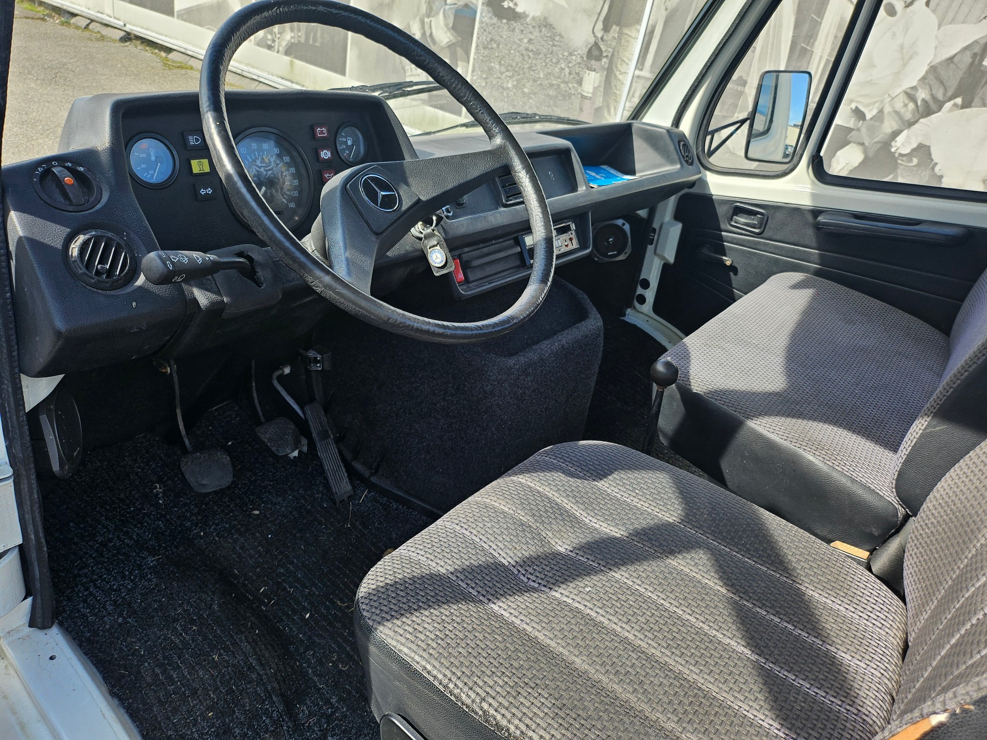MERCEDES-BENZ 309-image-5